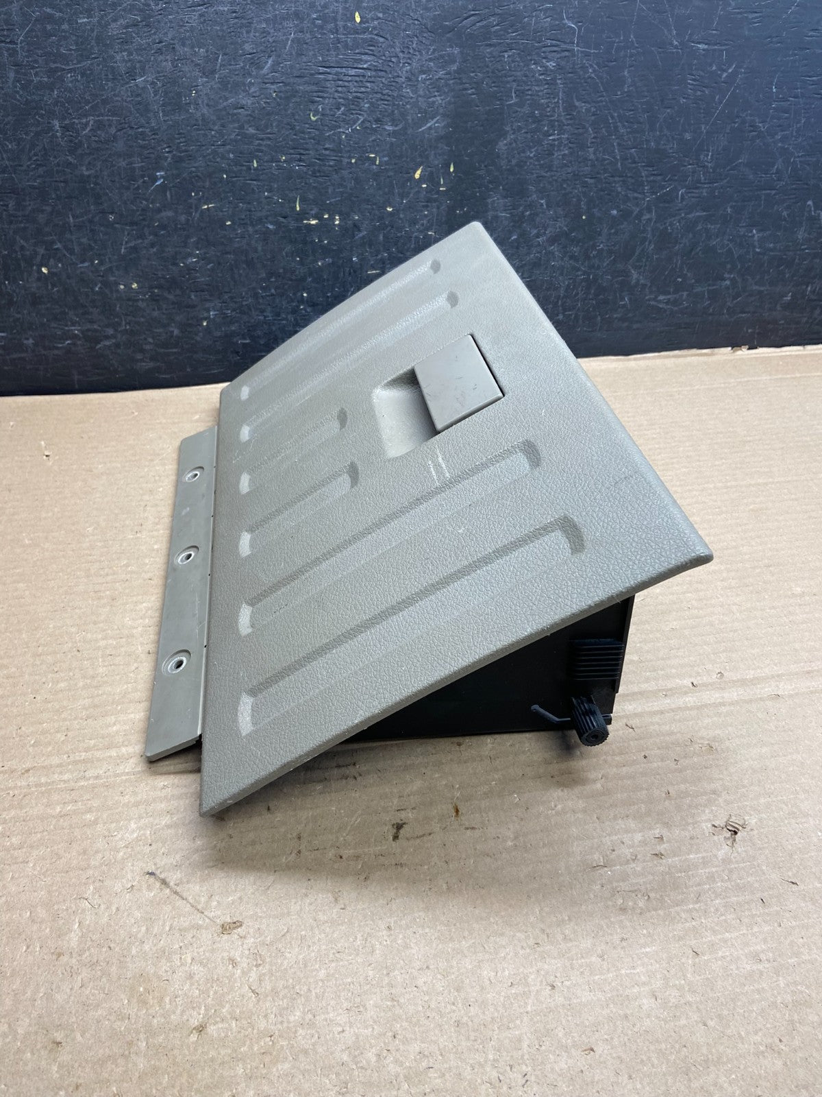 2011 - 2016 Ford F250 F350 Front Right Passenger Storage Glove Box ah1597 DG2