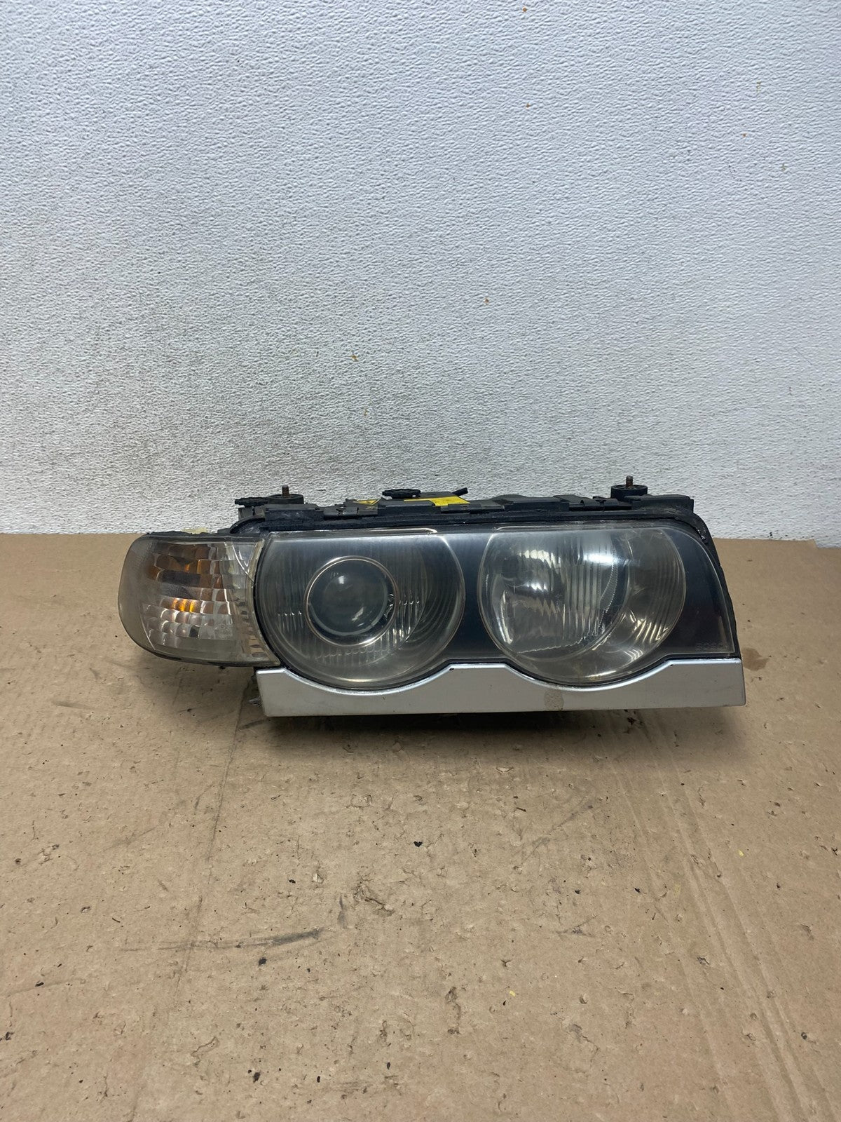 1999-2001 BMW 7 Series E38 740i Xenon Right Passenger RH Headlight AG5458 DW0
