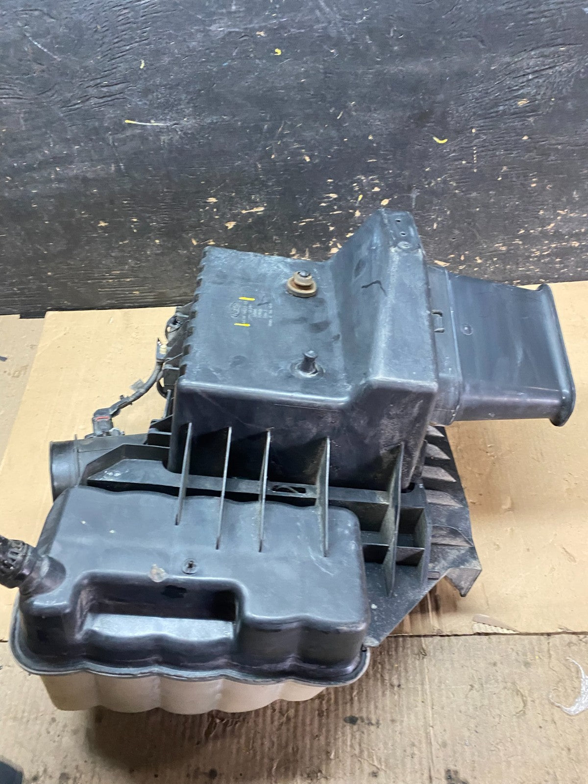 2011-2016 Ford F250 F350 Engine Coolant Reservoir Tank Air Cleaner Box X3106 DG7