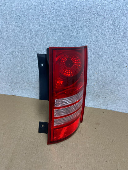 2008 - 2010 Chrysler Town And Country Right Passenger Tail Light AF9571 DW2