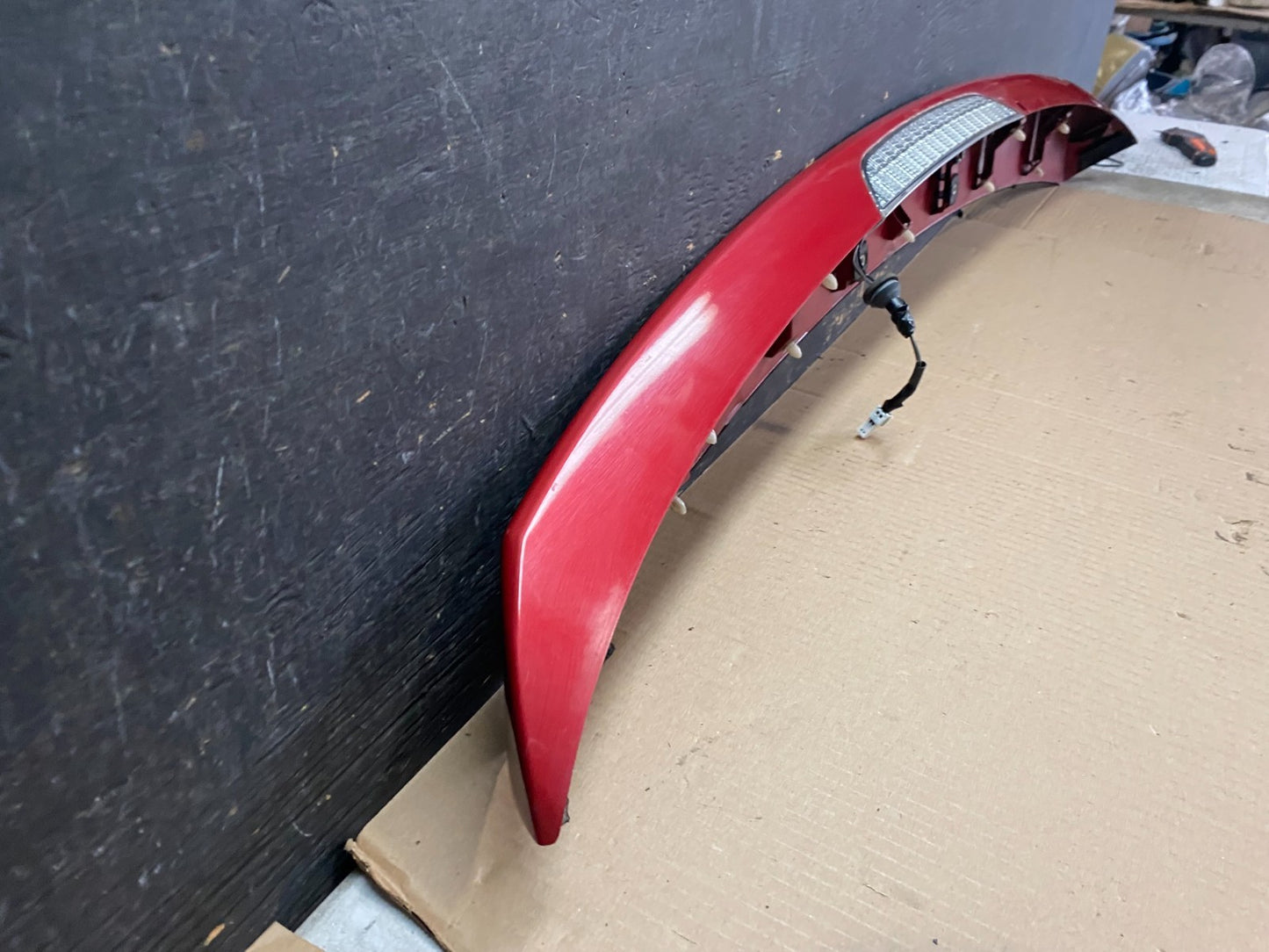 2005 to 2010 Mitsubishi Outlander Rear Spoiler LED Brake Light Q3008 DG9
