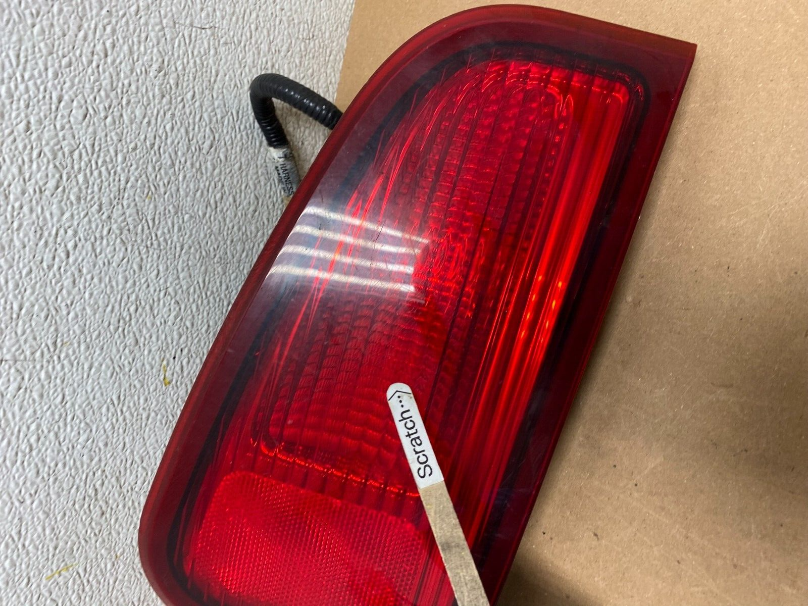 2003-2006 Lincoln Navigator Right Passenger RH Inner Tail Light OEM H0943 KC3