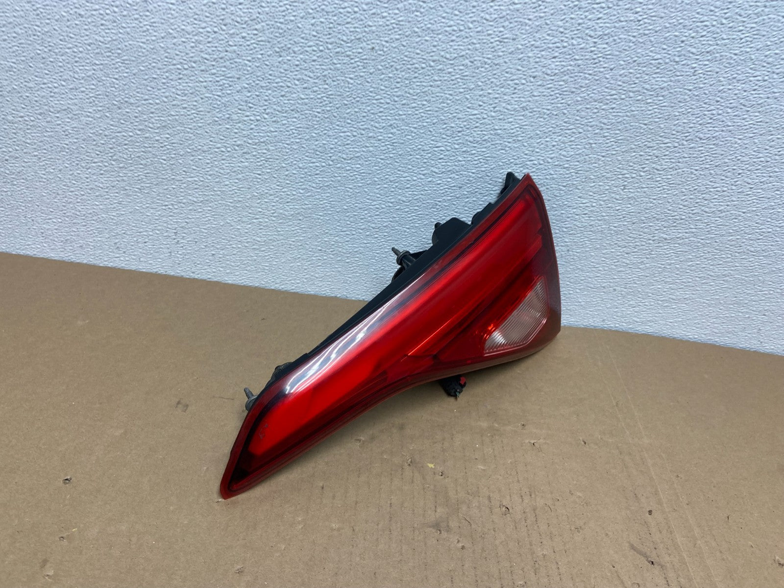 2017 2018 2019 GMC Acadia Right Passenger RH Side Inner Tail Light AB6398 DG2
