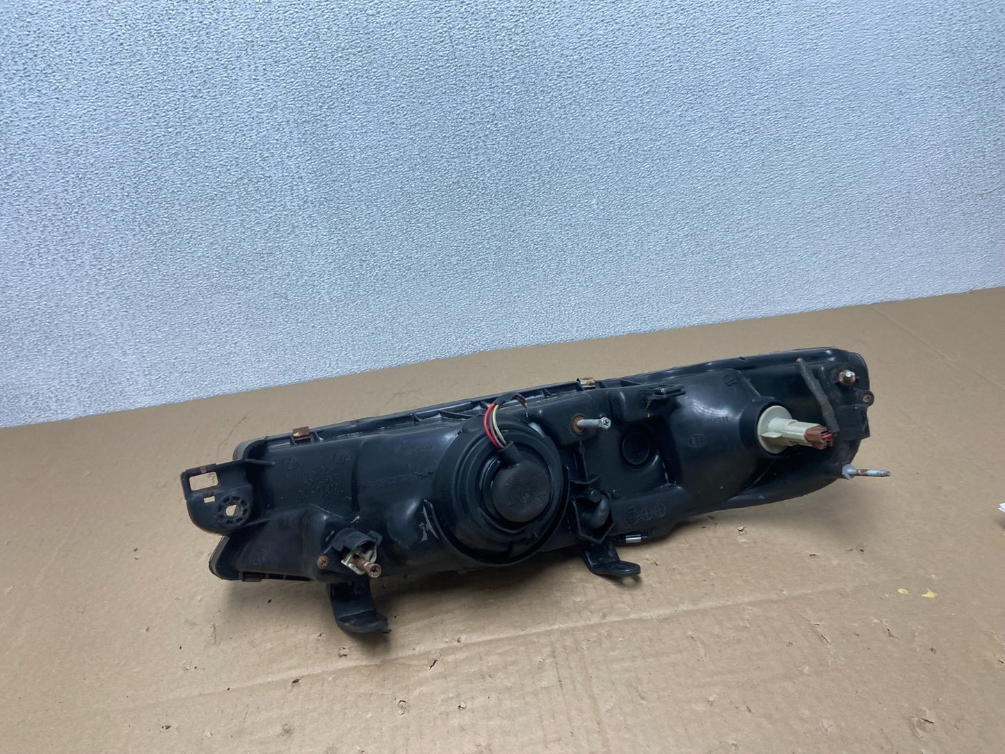 1995-1996 Subaru Legacy Outback Left Driver LH Side Headlight AB6185 DW3