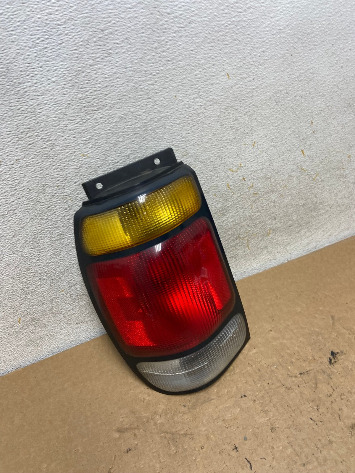 1995 to 1997 Ford Explorer Left Driver LH Side Tail light AI3625 LK2