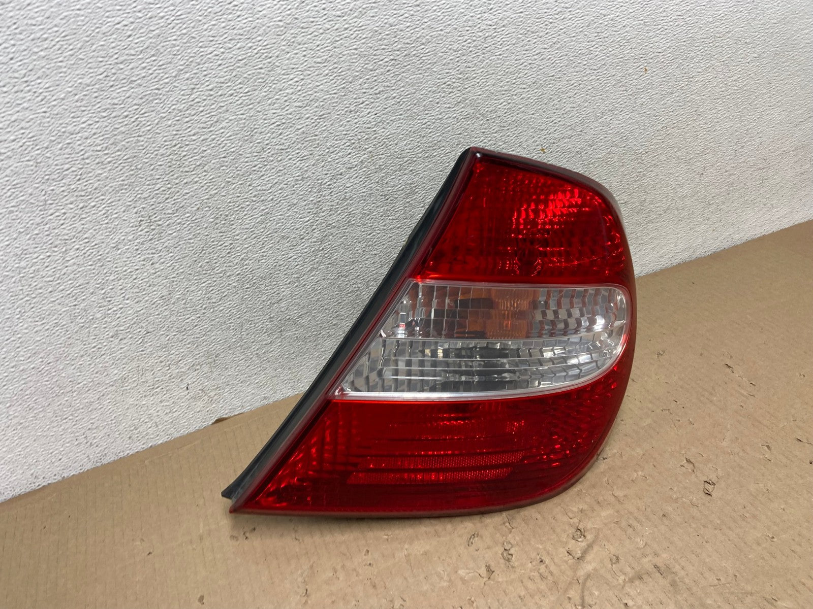 2002 2003 2004 Toyota Camry Tail Light Right Passenger Rh Side AG5936 LK2