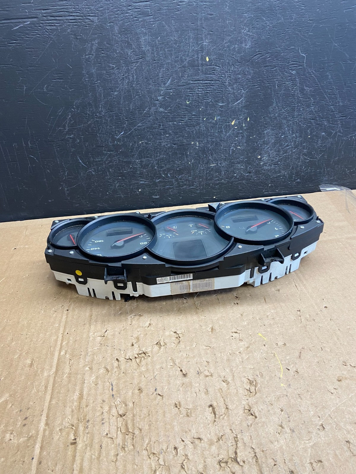 2005 2006 Porsche Cayenne Speedometer Instrument Cluster ad6899 DG4