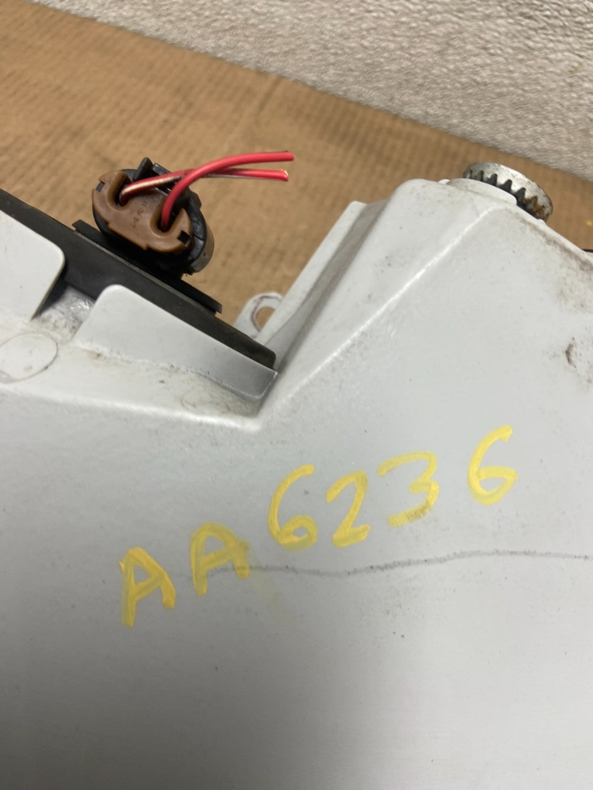 2002 to 2004 Toyota Camry Halogen Headlight Right Passenger Rh OEM AA6236 DW8