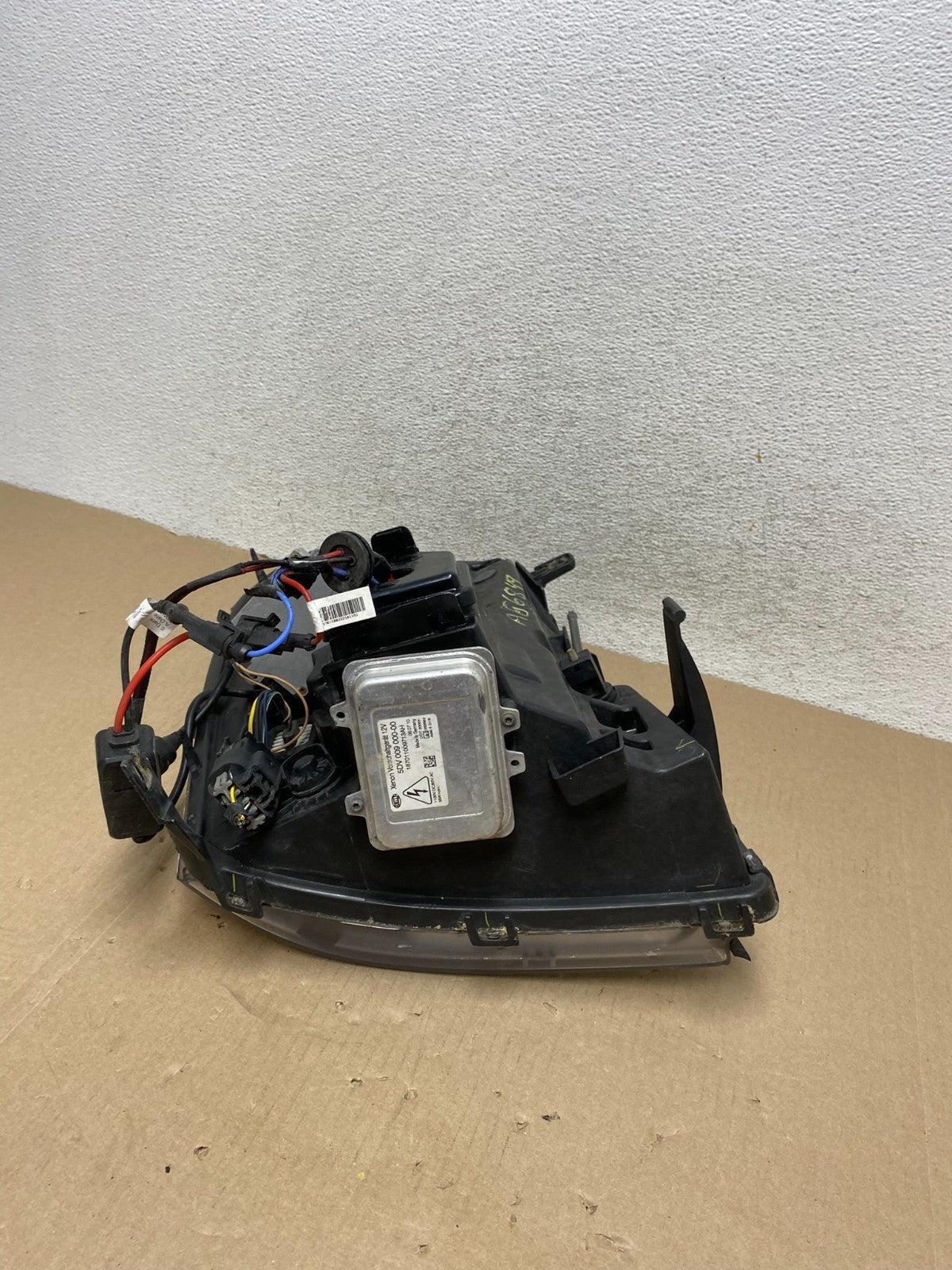2007 - 2014 Cadillac Escalade Left Driver LH Side Xenon HID Headlight AG6849 DW8
