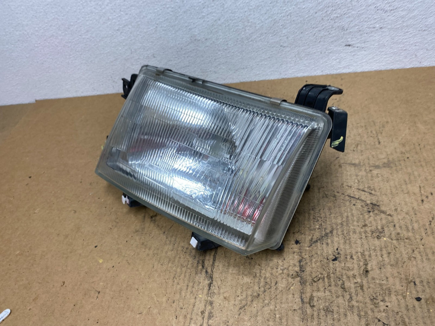 1999 2000 Subaru Forester Left Driver LH Headlight Halogen AC3679 DG1