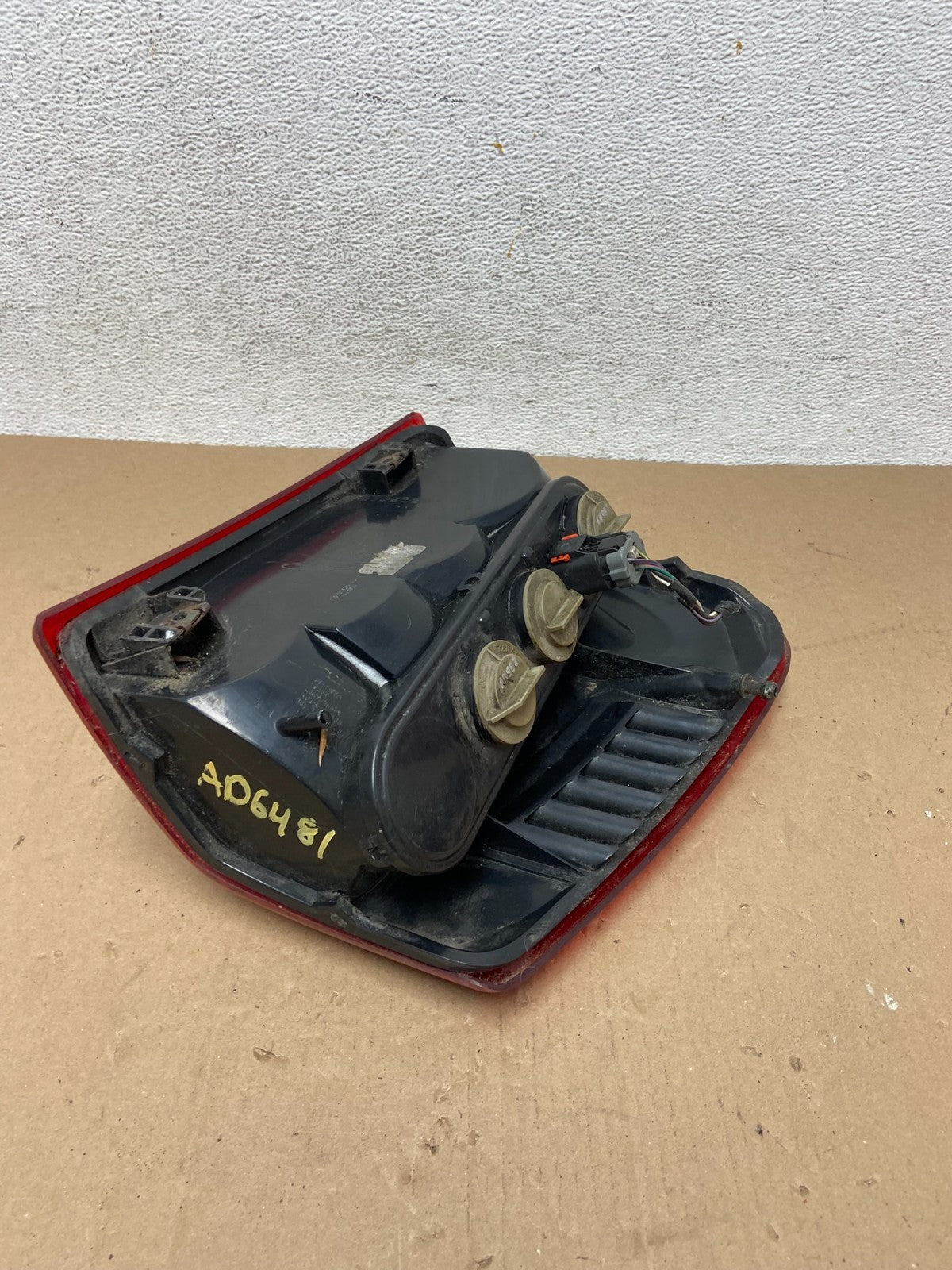 1999 - 2004 Jeep Grand Cherokee WJ Left Driver Lh Tail Light AD6481 DW5