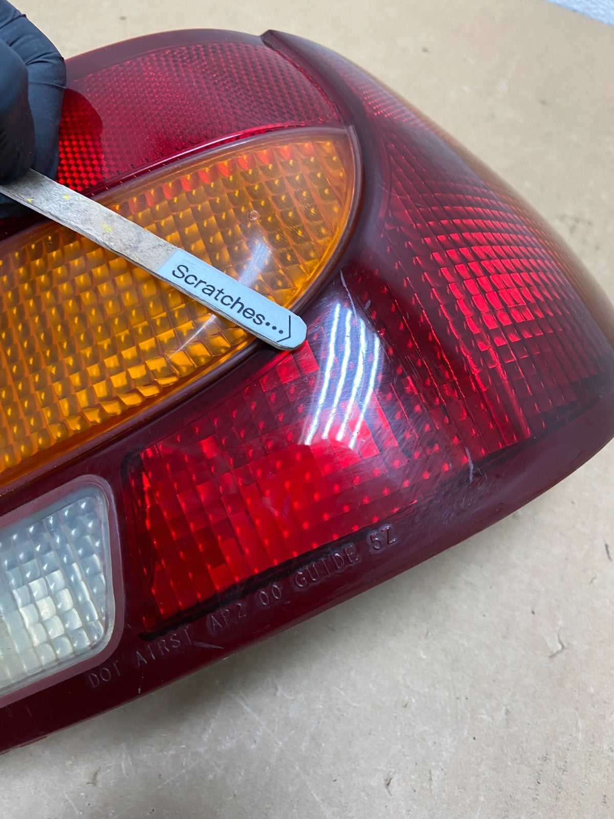2000-2002 Saturn SL S-Series Right Passenger RH Side Tail Light OEM Z6651 DW3