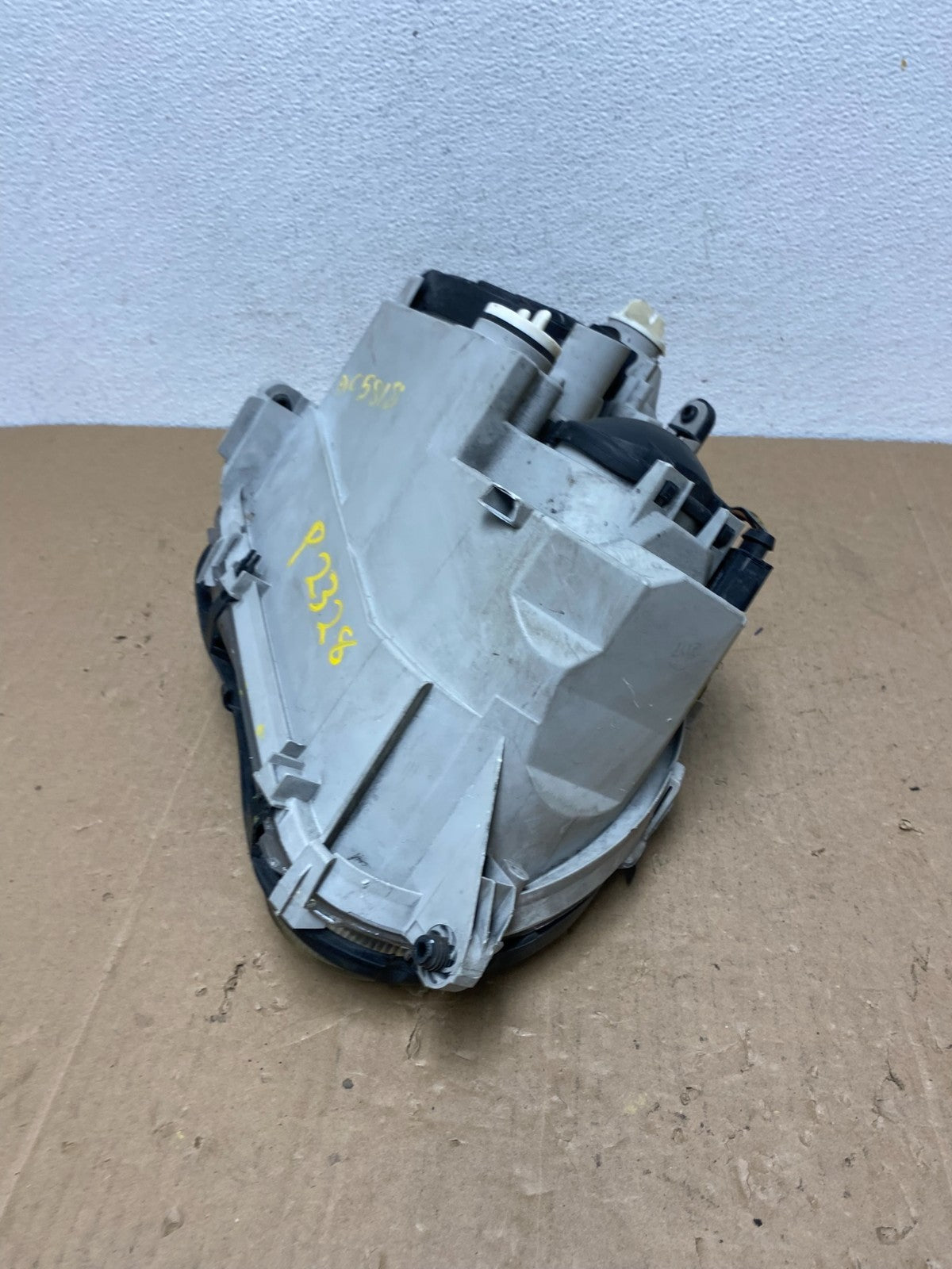 2001-2004 Mercedes-Benz C Class Halogen Left Driver Headlight AC5818 DW6