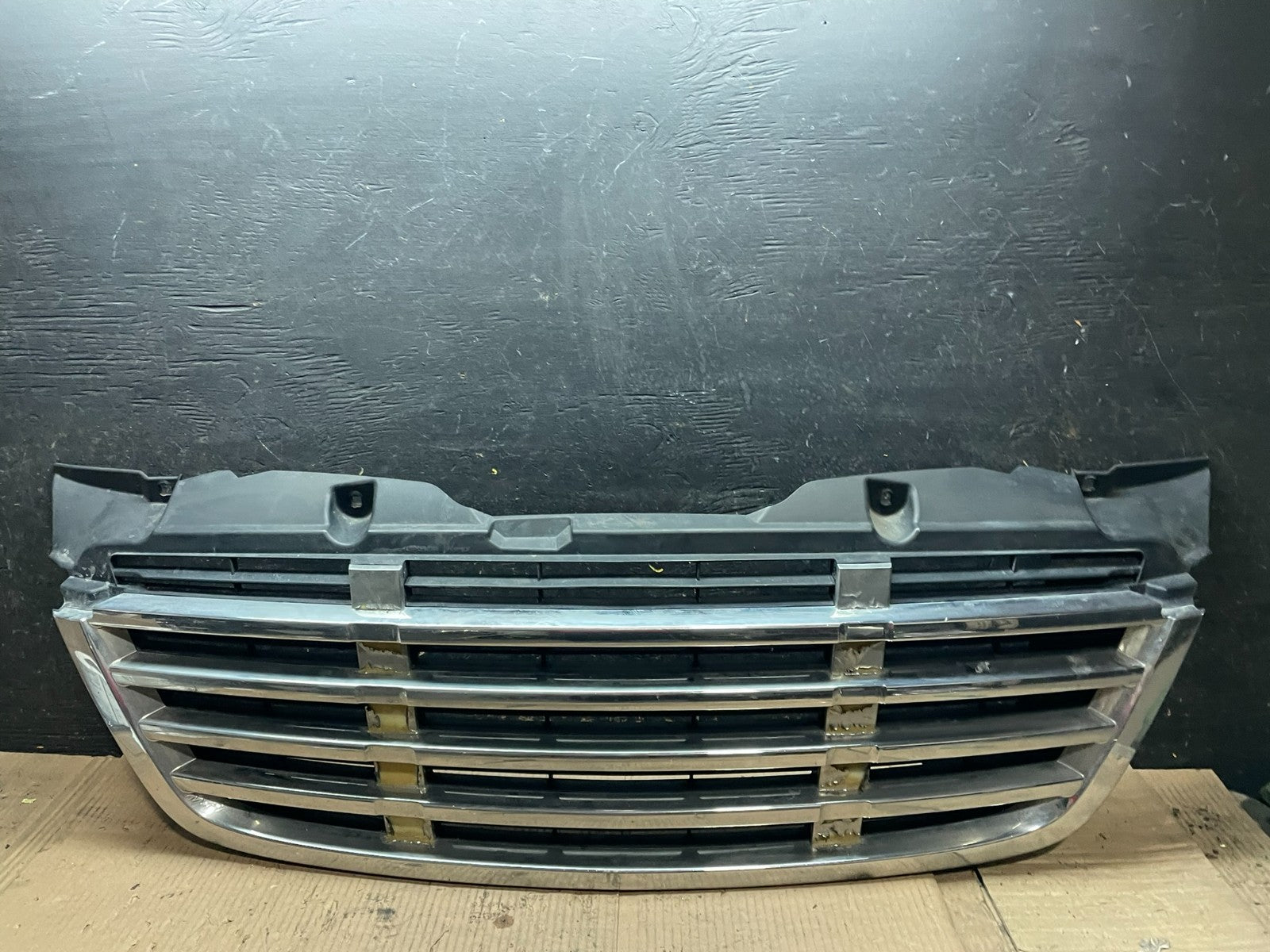 2009 to 2011 Freightliner Sprinter Front Upper Chrome Grill Grille W4652 DG0
