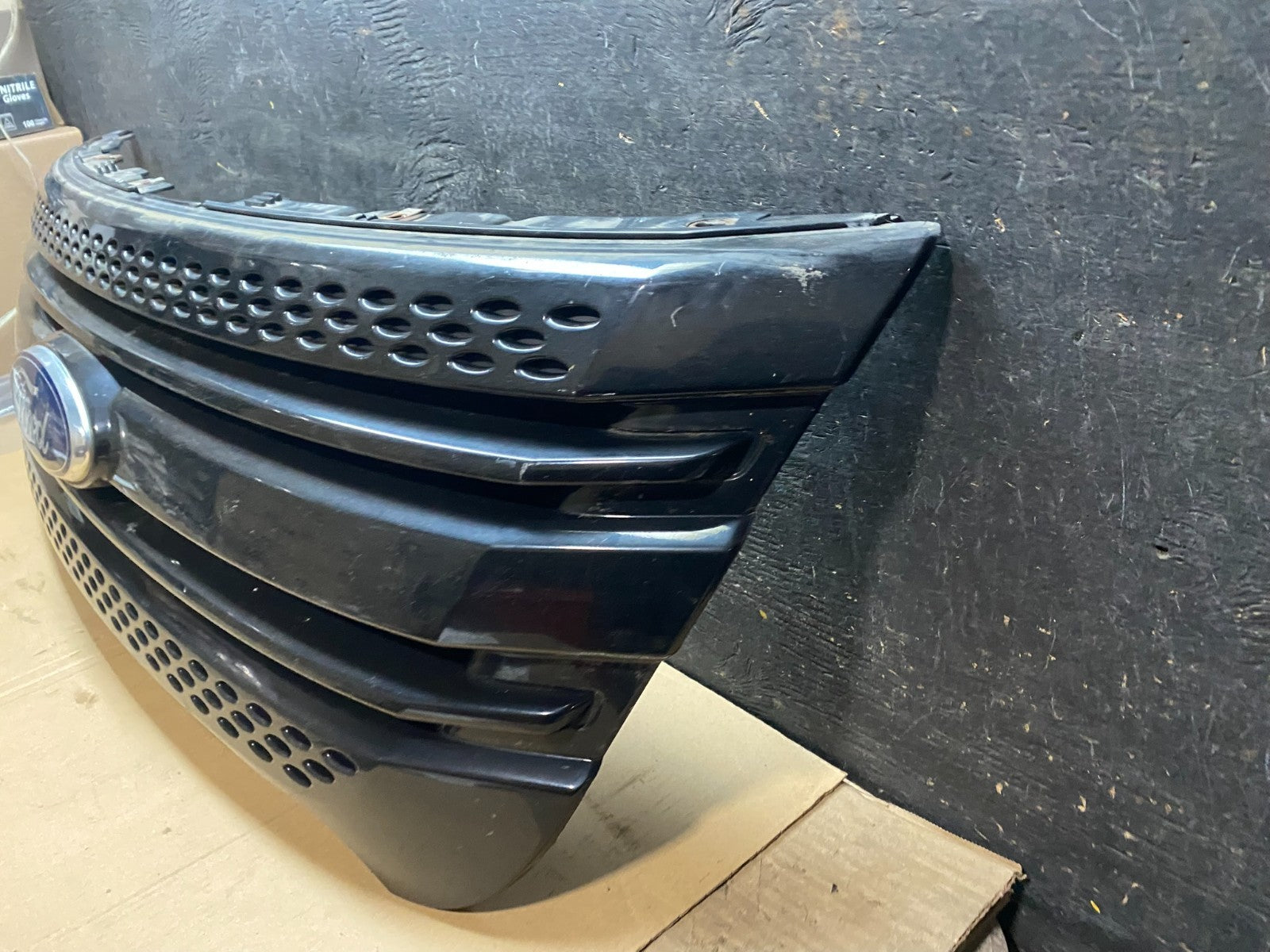 2011 to 2015 Ford Explorer Upper Front Grill Grille Oem X2988 DG1