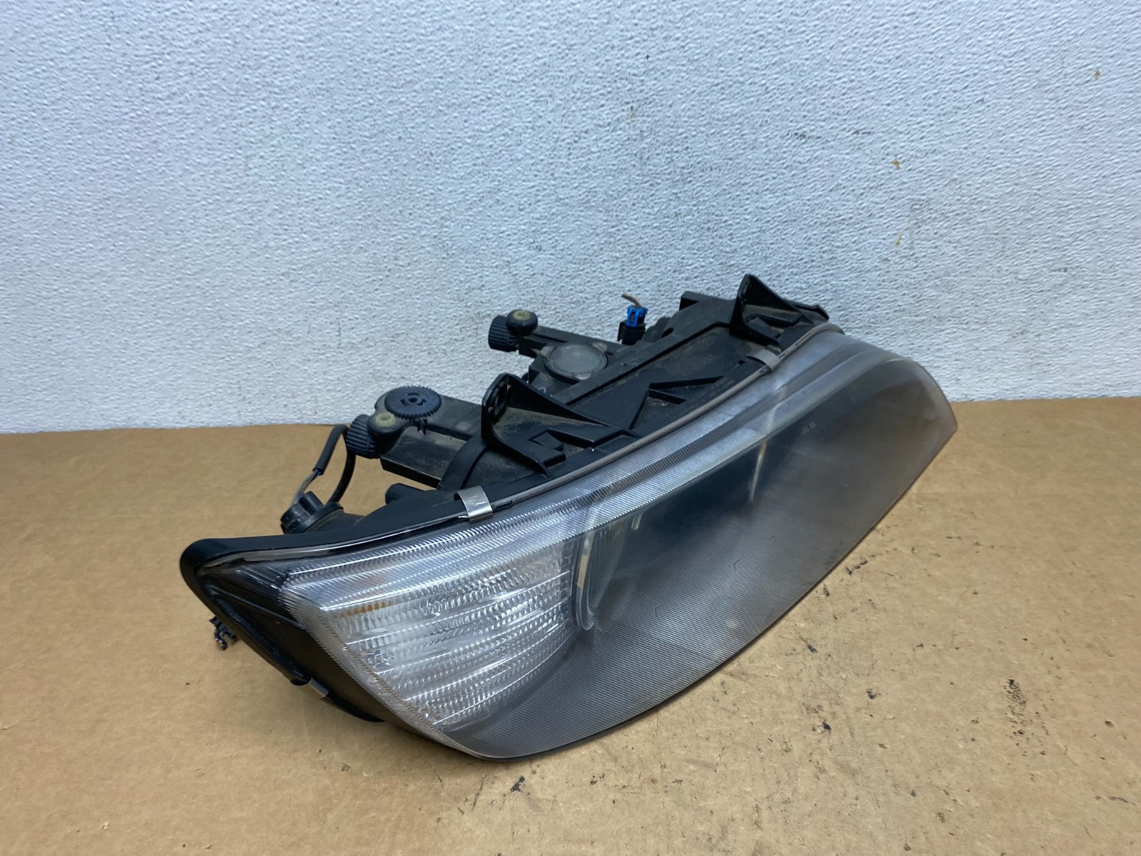 Halogen 1999 to 2002 Bmw Z3 Right Passenger Clear Lens Headlight ad5237 DG2