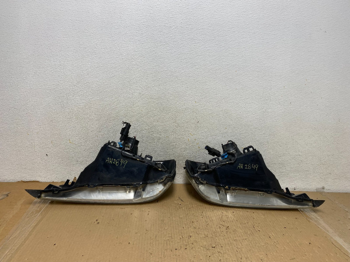 2000 to 2005 Mercury Sable Left+Right Side Halogen Headlights AH2849 DW9