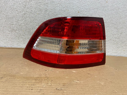 2000 2001 Lexus ES300 Outer Left Driver Lh Side Tail Light AG0
