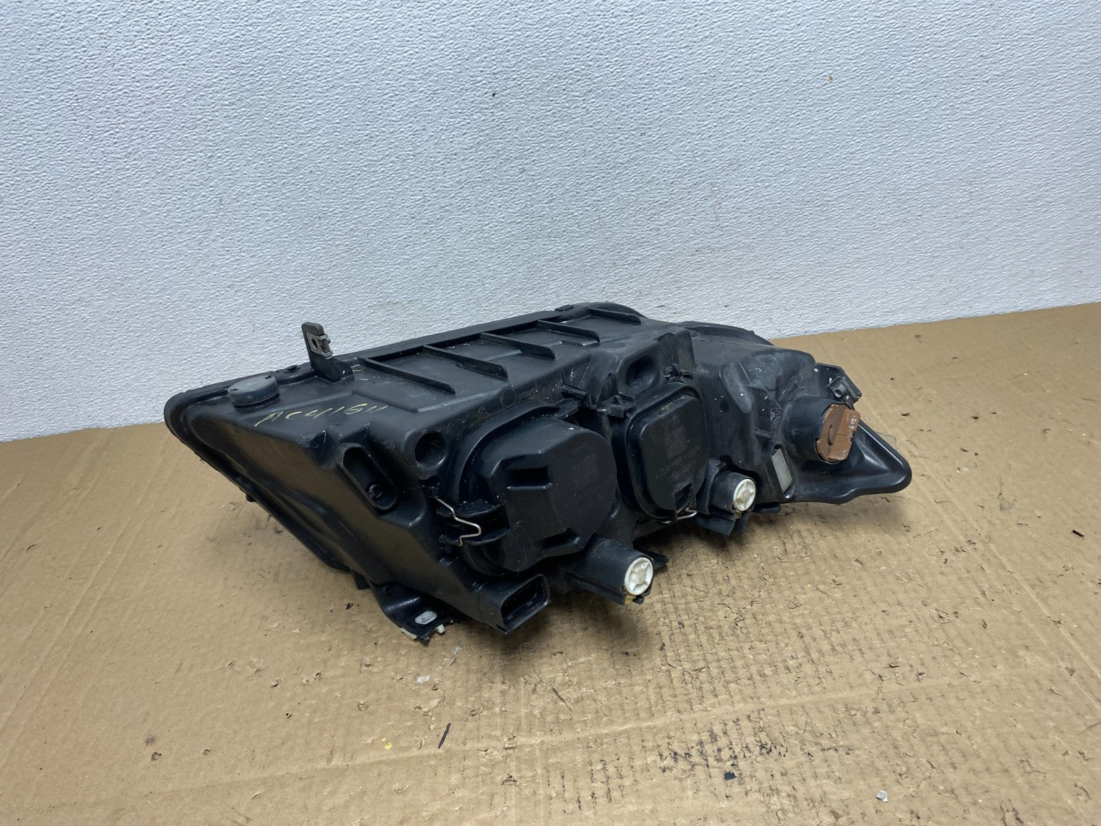Halogen 2006 to 2008 BMW 3 Series Headlight Left Driver LH Oem AC4164 DW5
