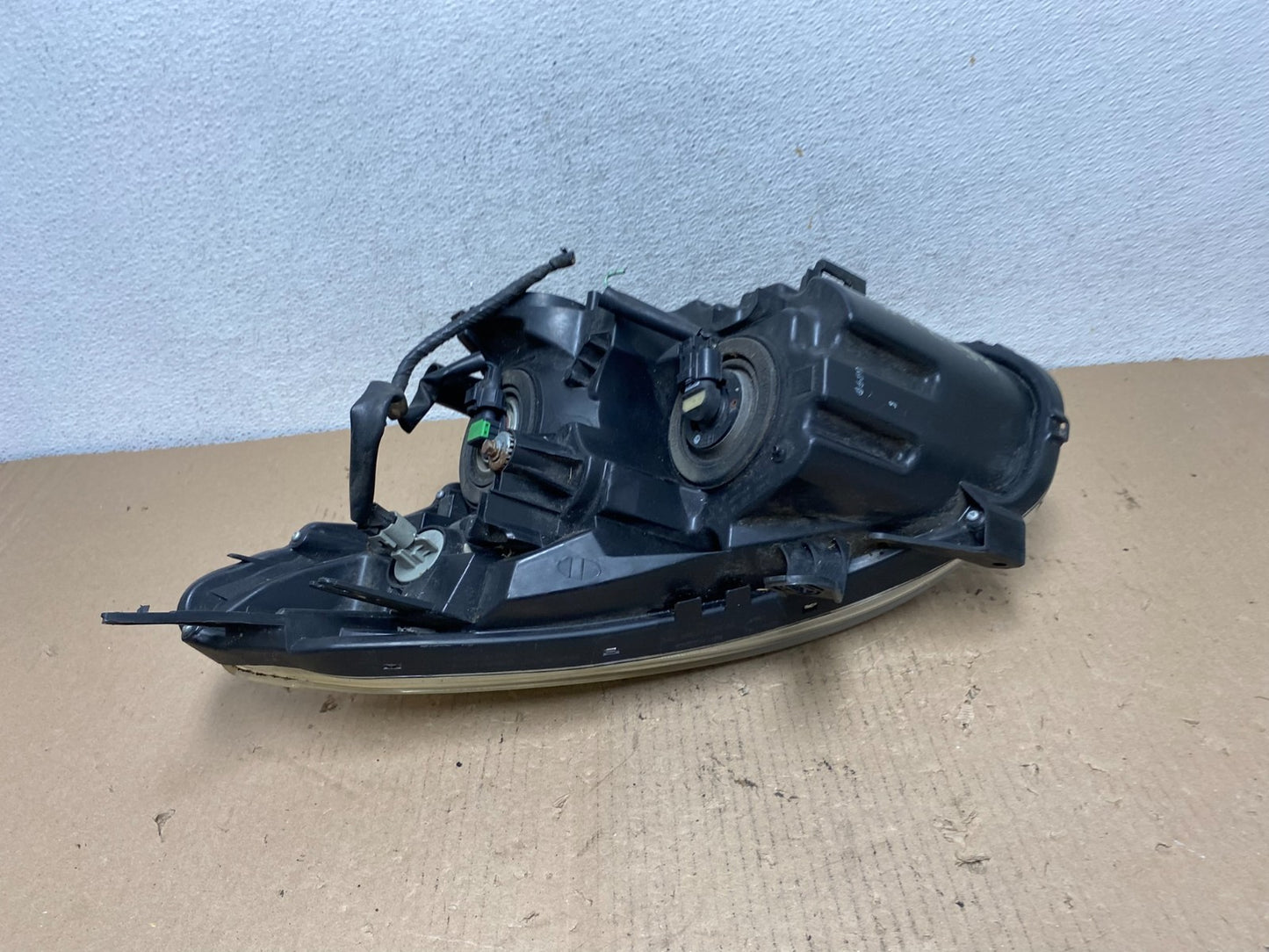 2009-2013 Nissan Rogue Right Passenger Halogen Headlight AF3230 DW5