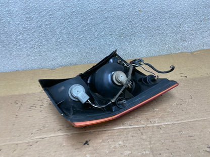 2004 to 2006 Chrysler Pacifica Right Passenger Rh Side Tail Light  AB5301 LK5