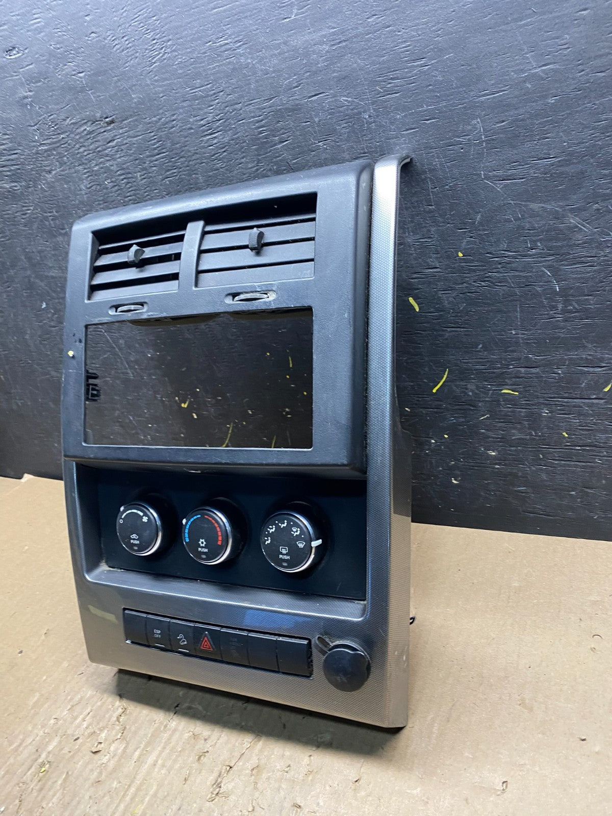 2008 to 2012 Jeep Liberty Dash Climate Temperature Control Radio Bezel T1549 DG2