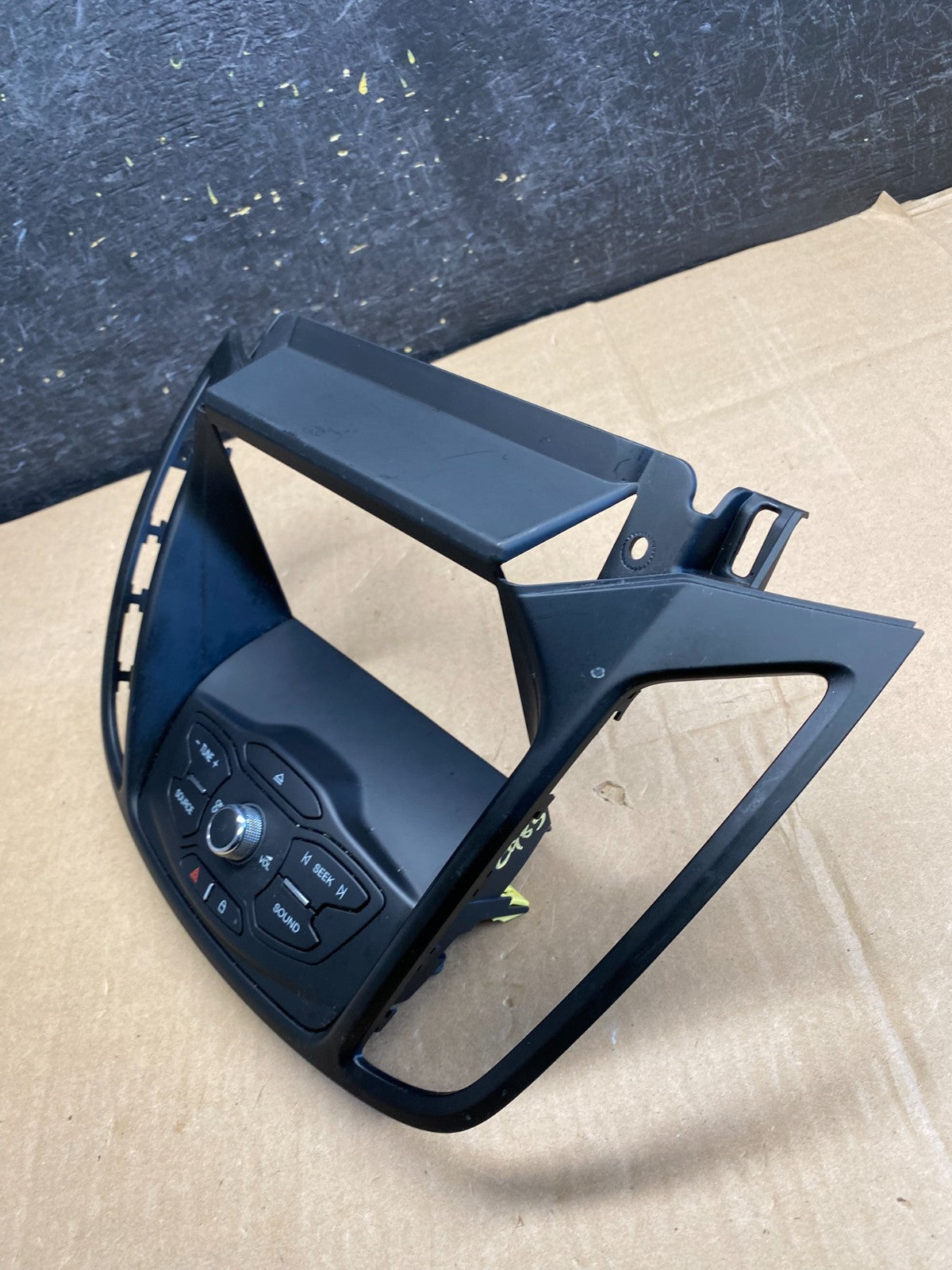 2013 to 2016 Ford Escape Dash Radio Control Panel Bezel cj54-18835 AI2985 DG2