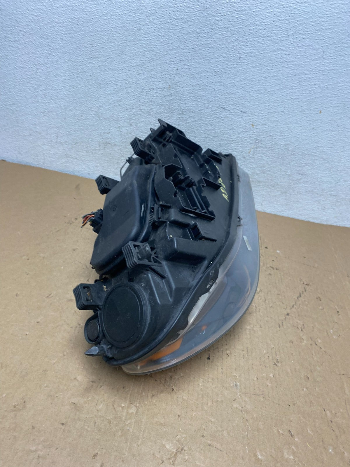 2008 to 2013 Volvo XC70 V70 S80 Driver Side Left Halogen Headlight AD8093 DW7