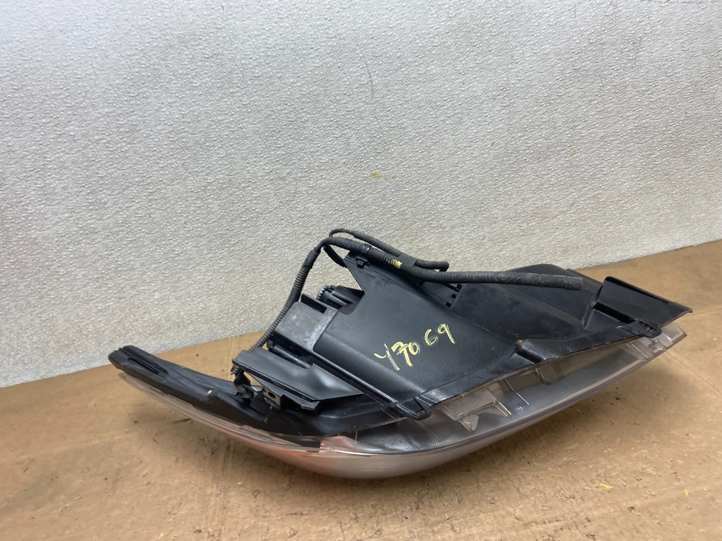 2010 - 2011 Toyota Prius Left Driver LH Halogen Headlight Oem Y7069 DW8