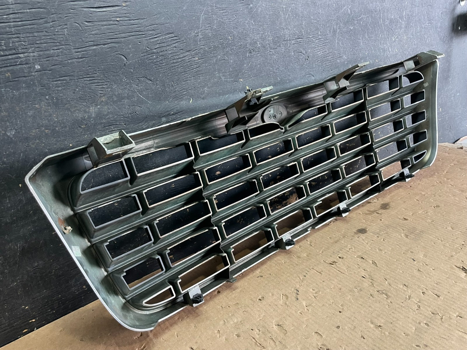 2007 2008 2009 Chrysler Aspen Front Radiator Upper Grill Grille Oem Y9850 DG5