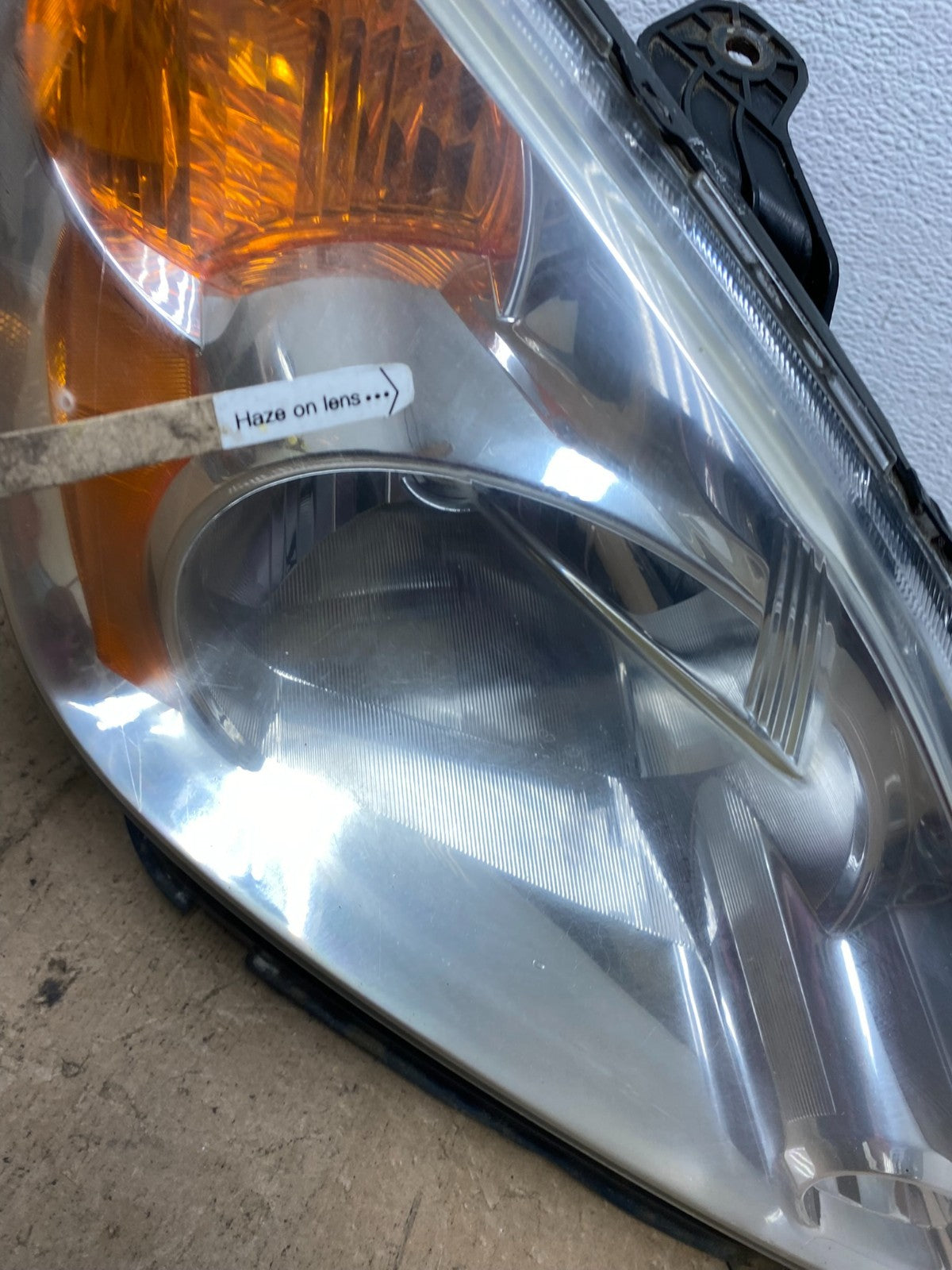 2002 to 2004 Honda CRV CR-V Right Passenger RH Halogen Headlight AC7254 DW4