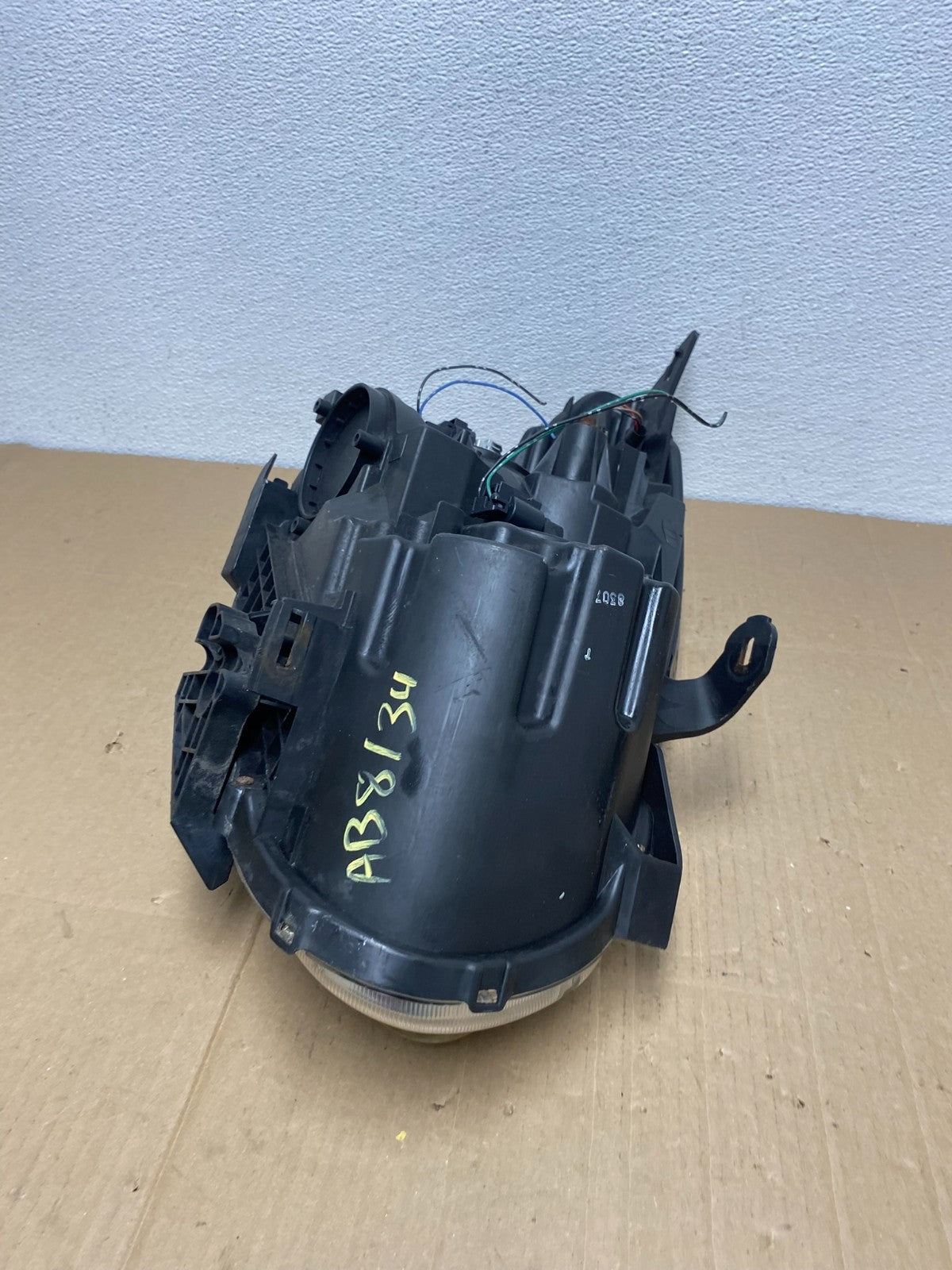2008 to 2013 Nissan Rogue Left Driver LH Halogen Headlight AB8134 DW6