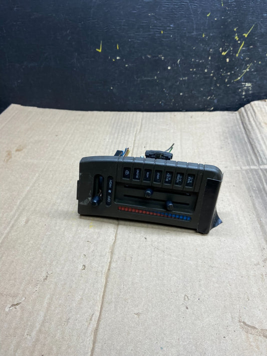 1990 to 1994 Chevrolet Astro Gmc Safari Climate Control A/C Heater OEM X1740 DG0
