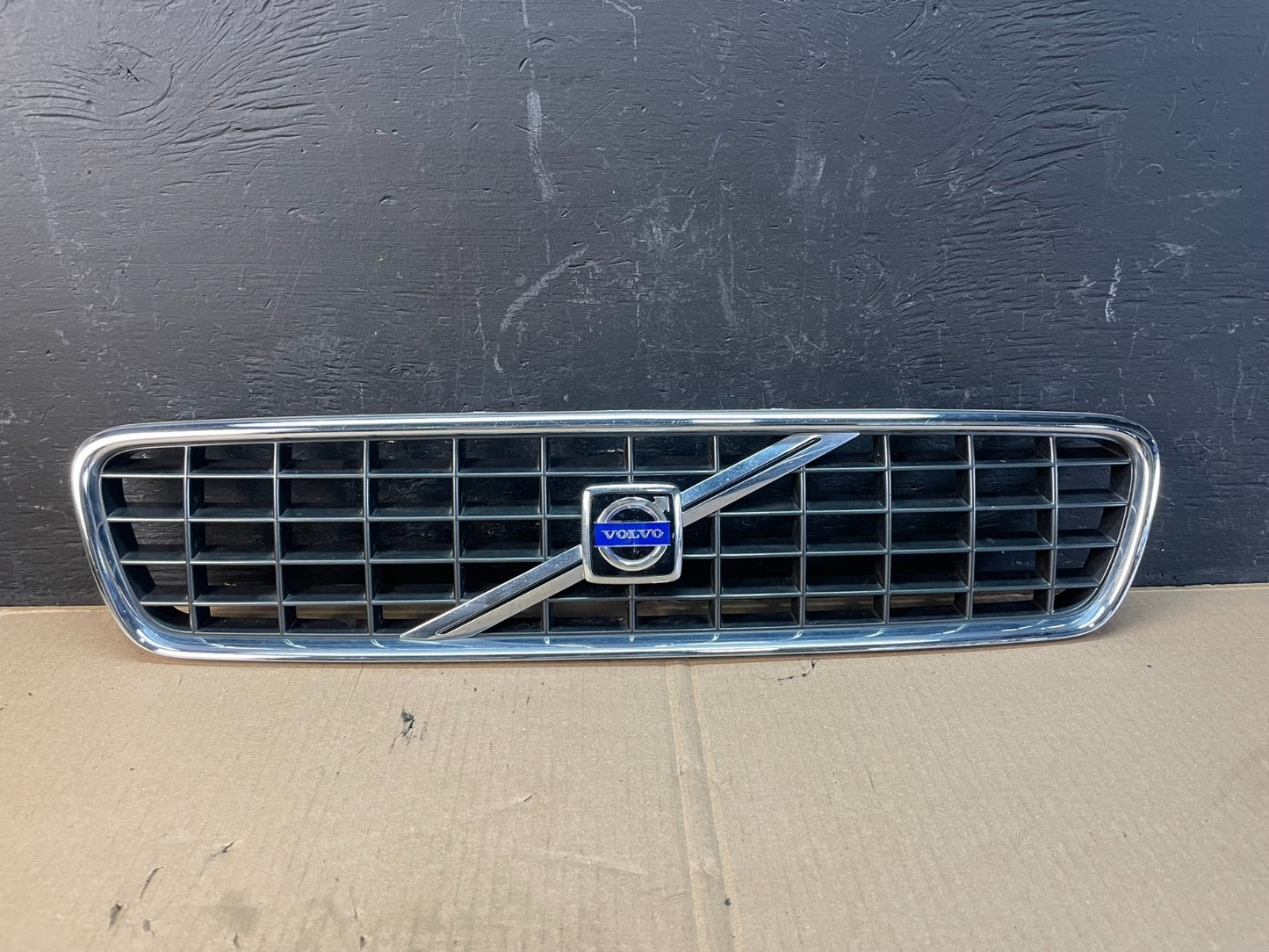 2005 2006 2007 Volvo S40 Front Upper Grille Grill 08620116 OEM AB7944 DG0