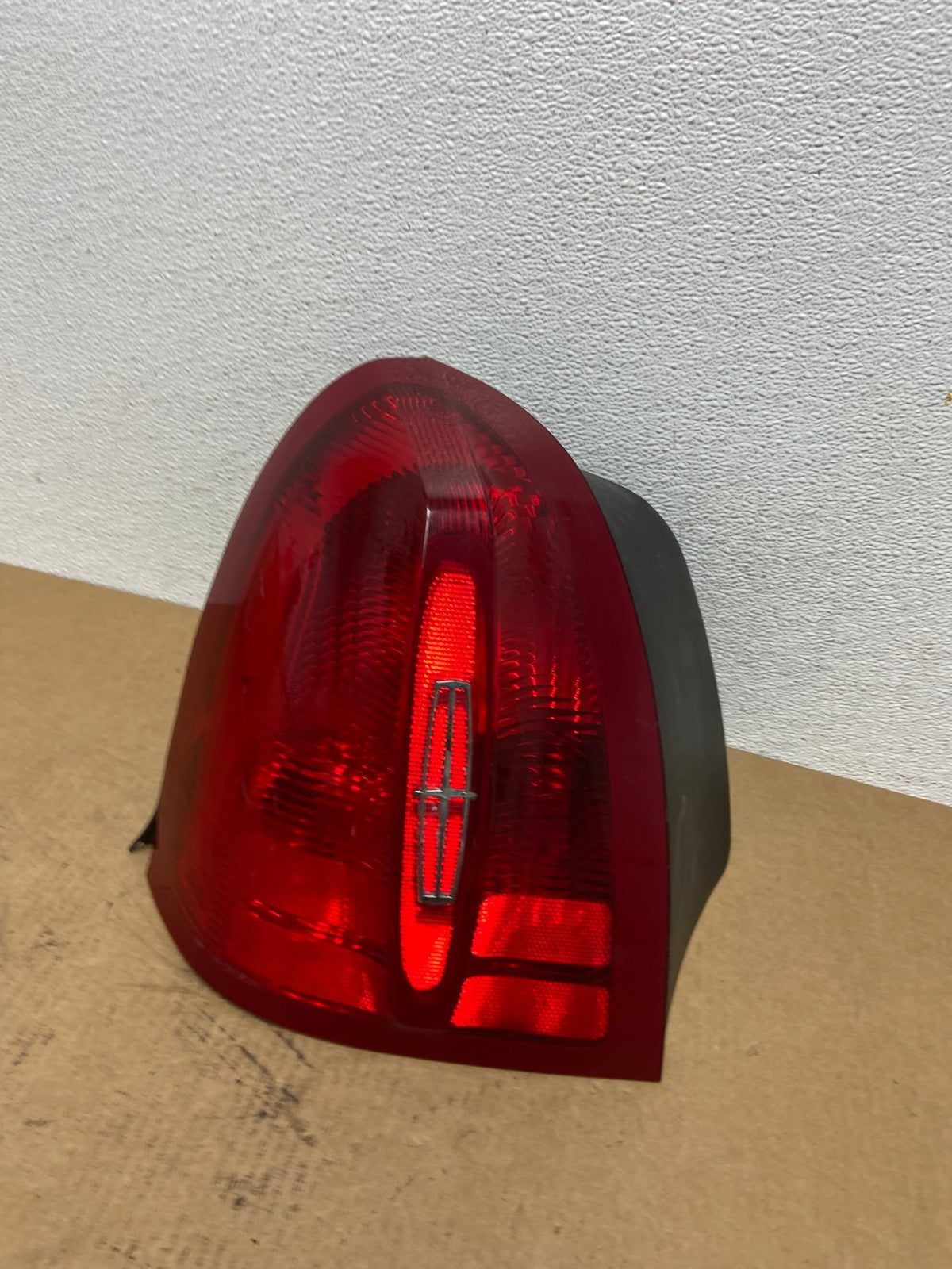 1998 to 2002 Lincoln Town Car Left Driver Lh Tail Light Oem AC2941 LK0