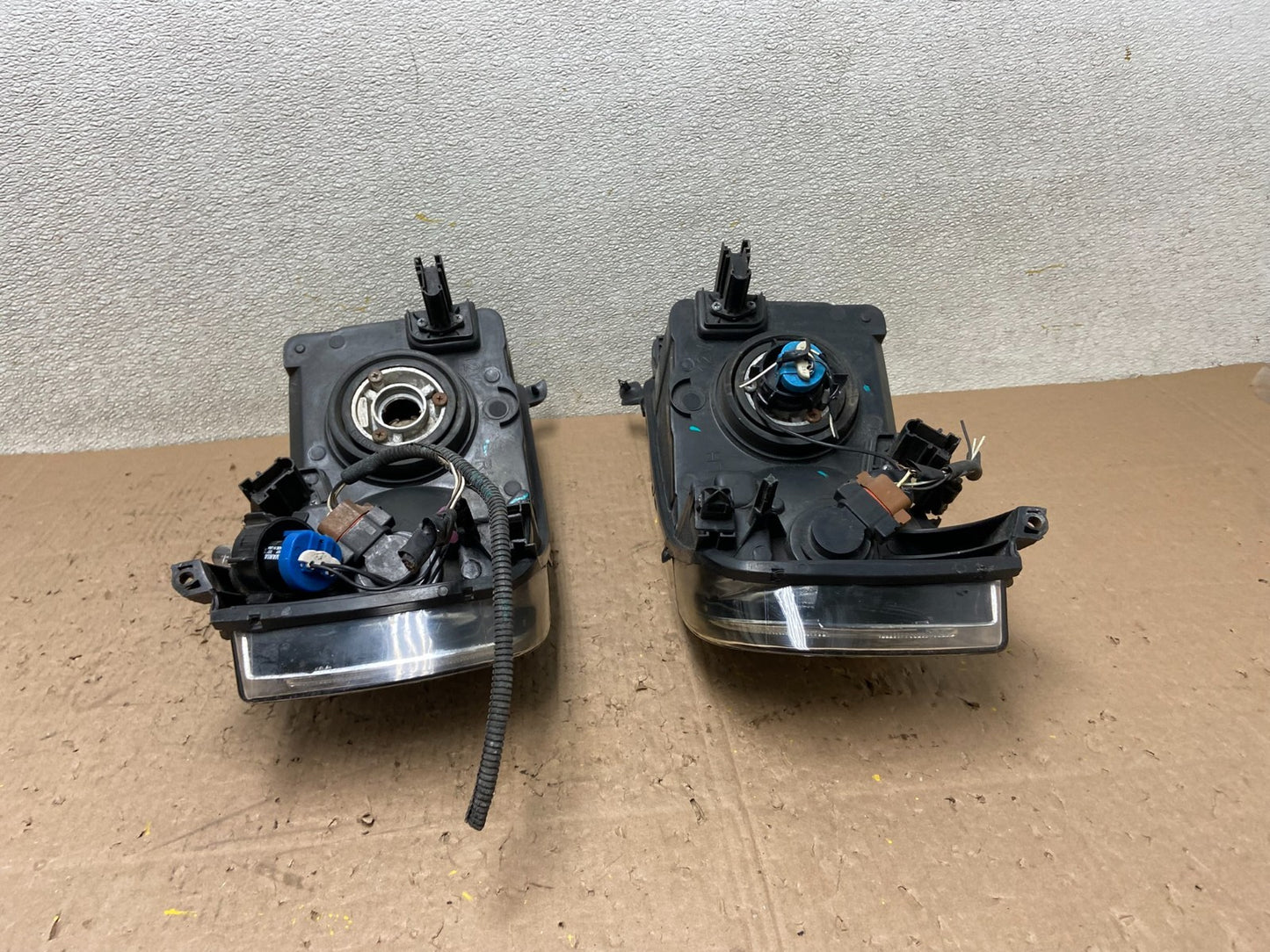 2002 to 2005 Dodge Ram Left+Right Side Halogen Headlights Y0503 DW9