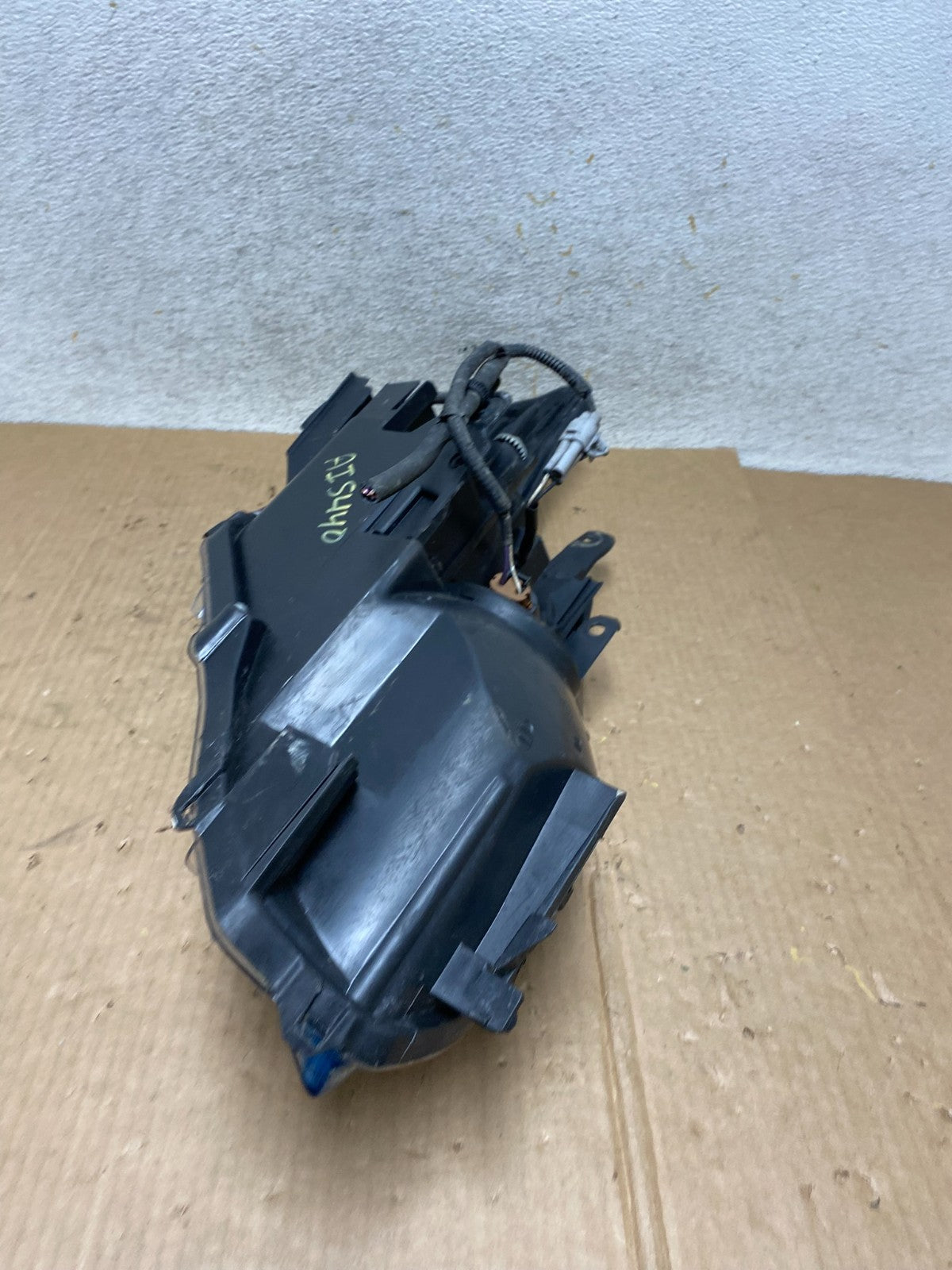 2010 - 2011 Toyota Prius Left Driver LH Blue Halogen Headlight AI5440 DW7