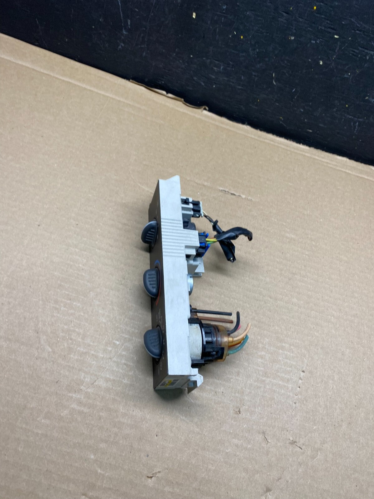 2001 - 2007 GMC Chevrolet Express 1500 Climate Control A/C L2171 DG3