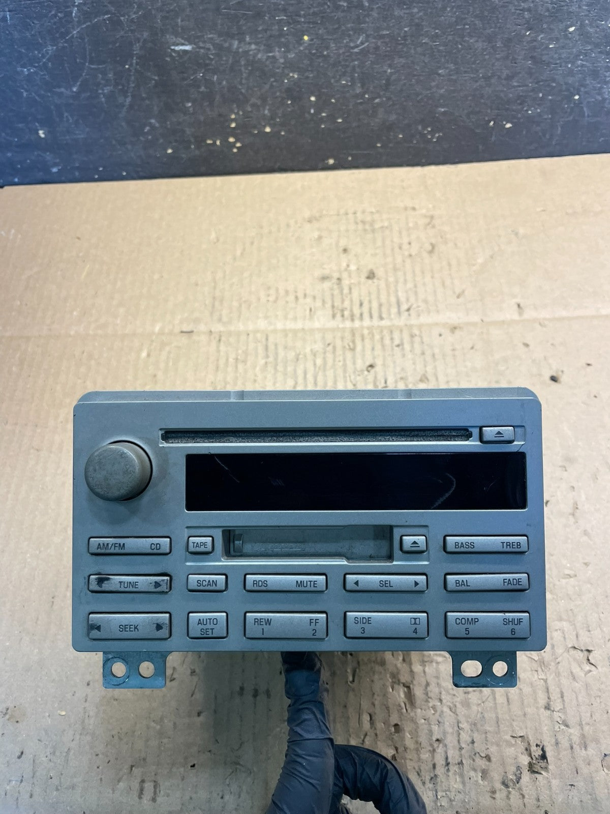 2004 Lincoln Navigator Radio Stereo CD Player AM/FM u2209 DG0