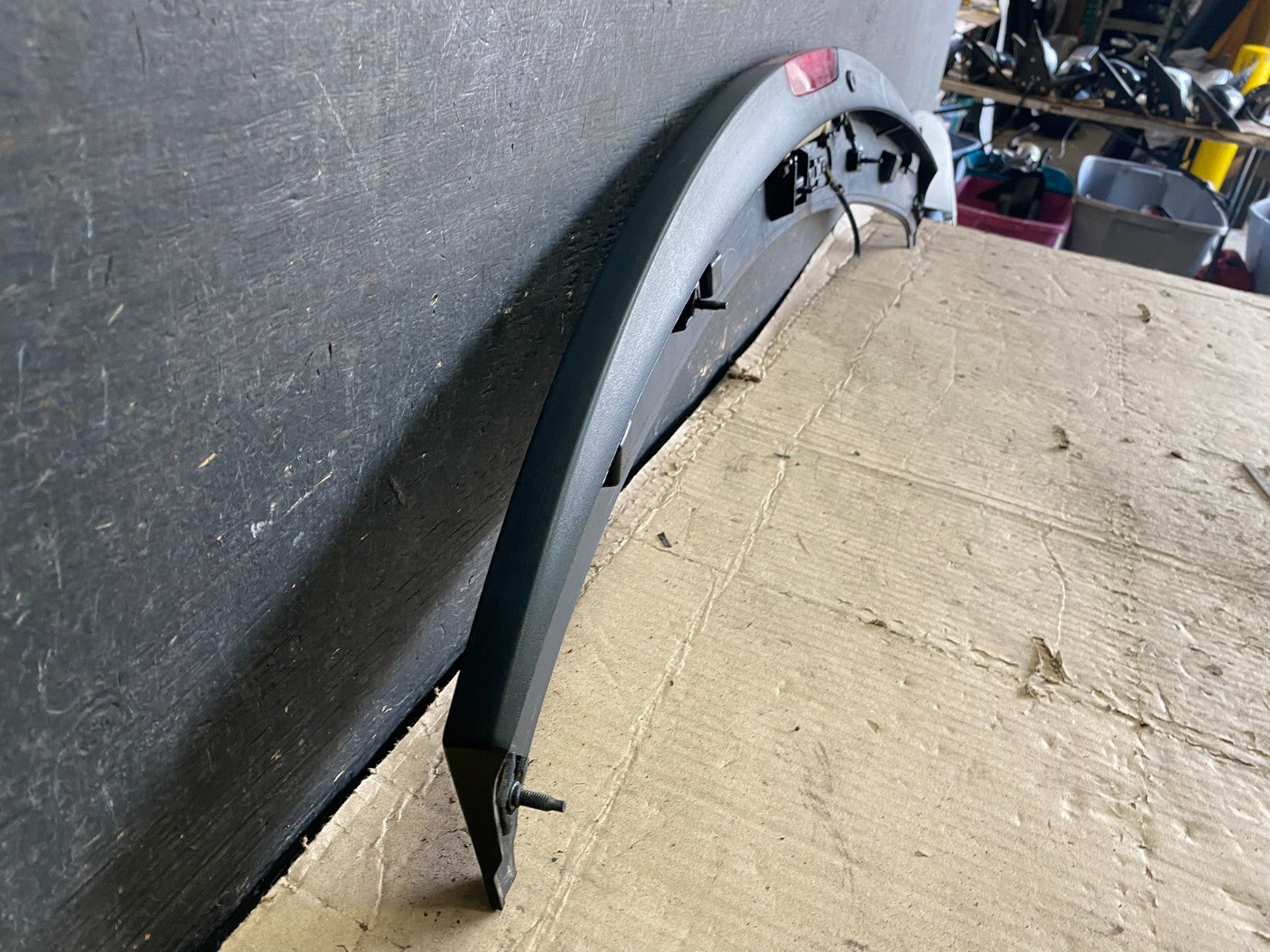 2004 to 2008 Chrysler Pacifica Rear Trunk Hatch Spoiler Wing OEM p3753 DG9