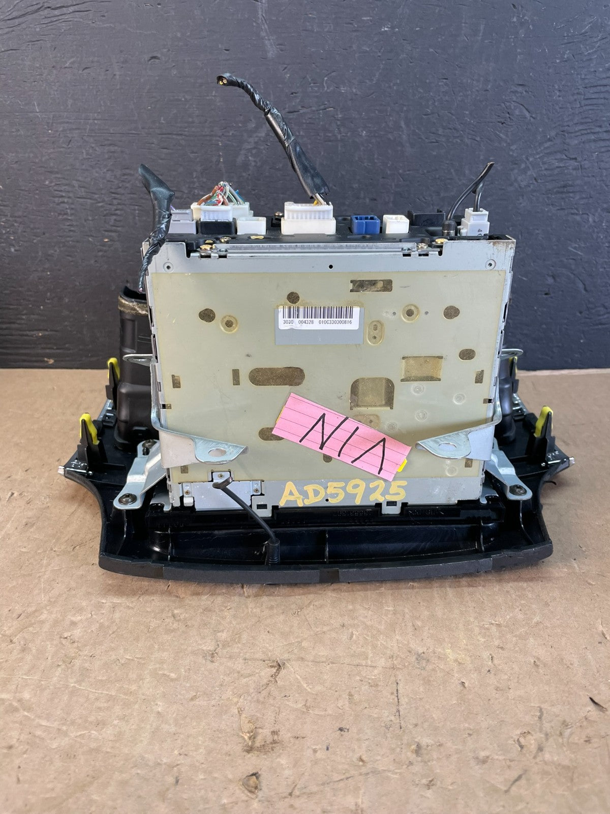 2004 to 2006 Lexus ES330 Es300 Radio Screen Receiver CD Air Vent AD5925 DW8