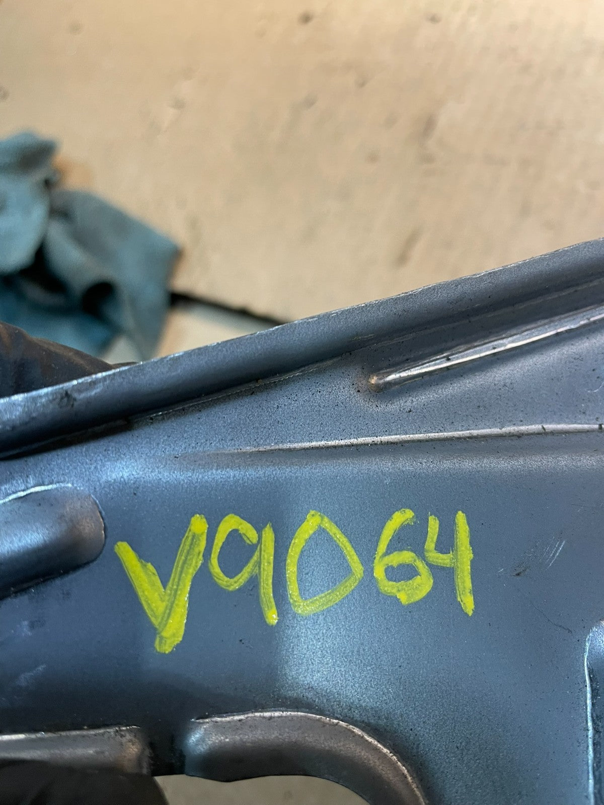 2007 to 2015 Mazda CX-9 CX9 Windshield Rear Wiper Motor v9064 DG7
