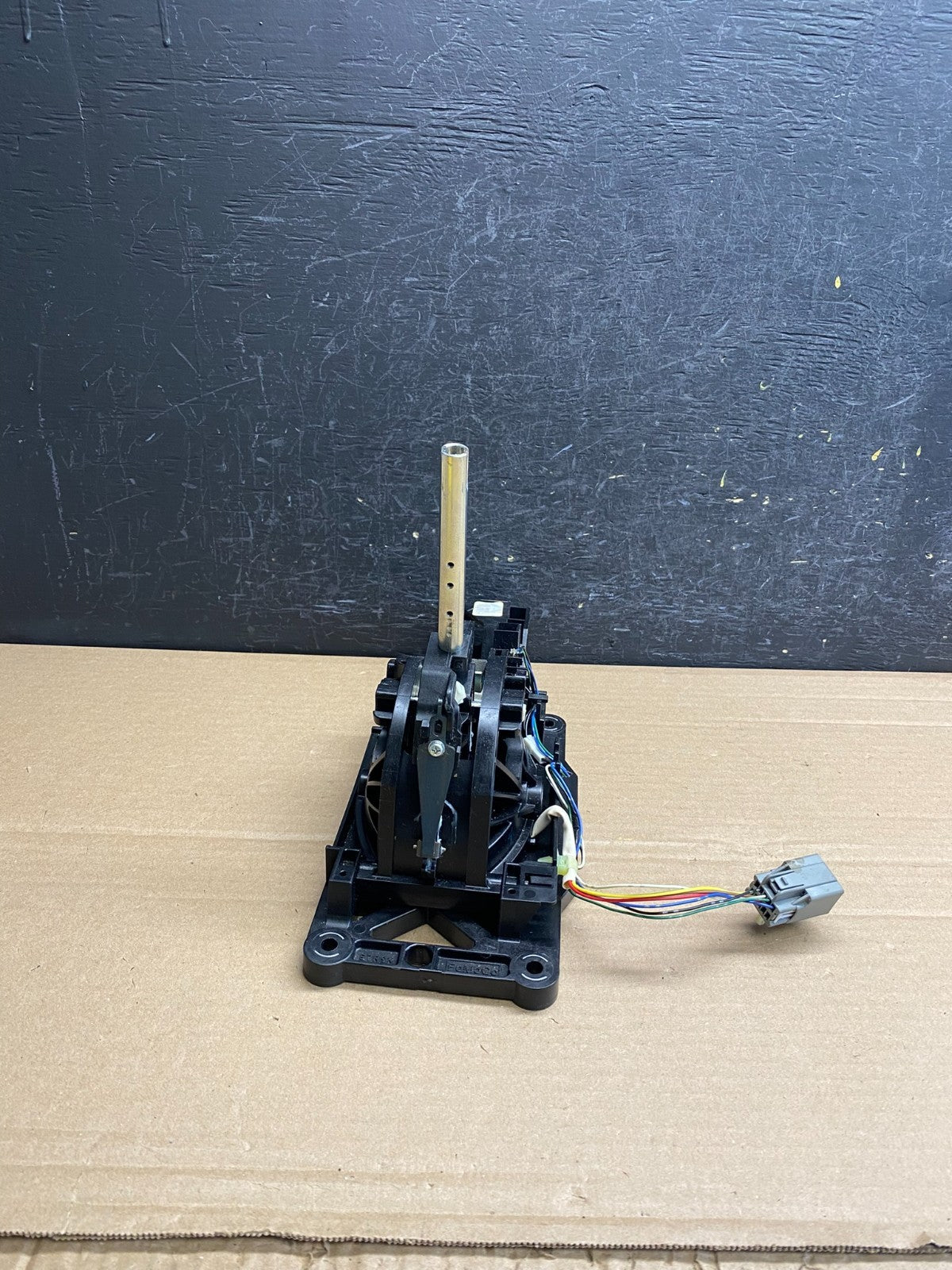 2011 to 2014 Ford Explorer Auto Transmission Floor Gear Shifter AG0011 DG0