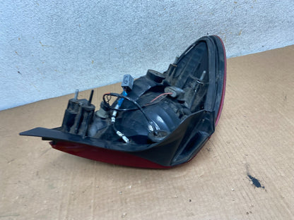 2000 to 2003 Ford Taurus Right Passenger Rh Side Tail Light AI8456 LK7