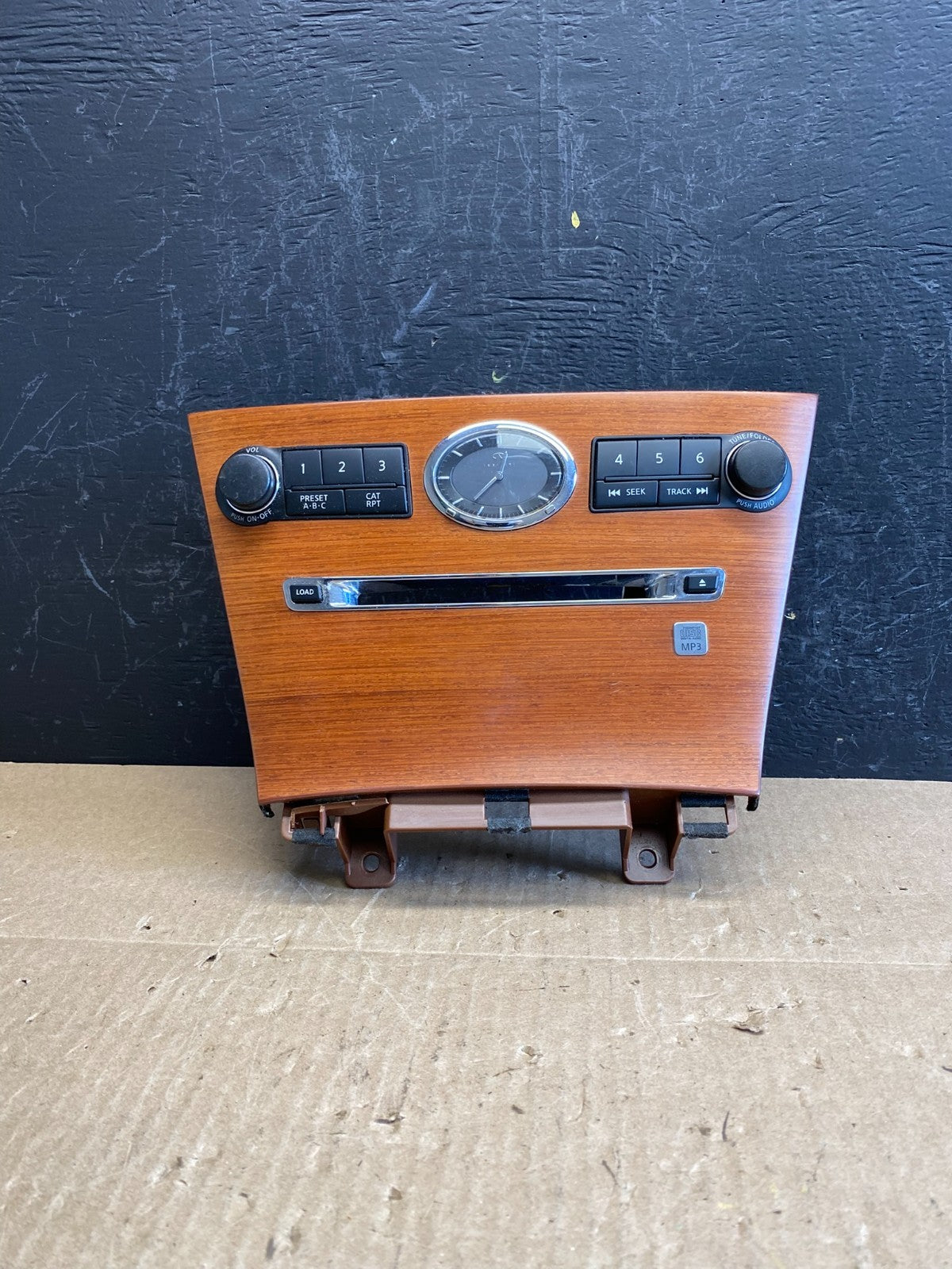 2006 to 2007 Infiniti M35 M45 Radio Audio Control Panel AC6427 DG0