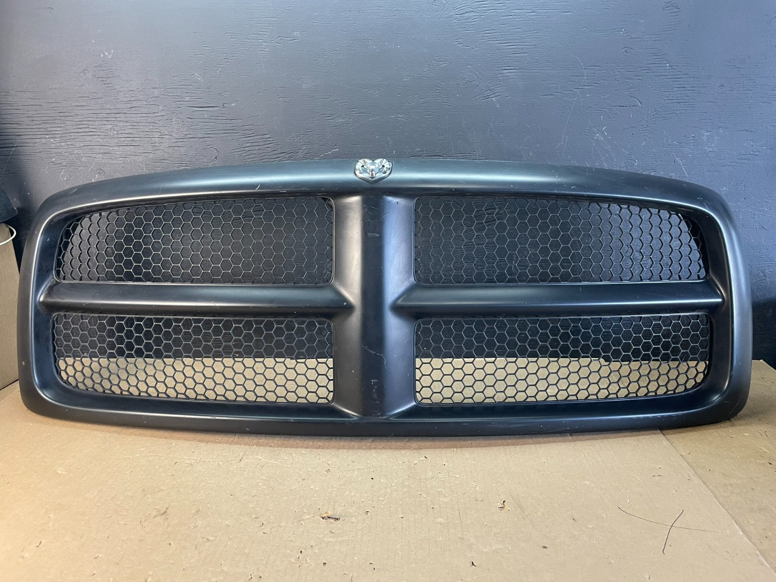 2002 2003 2004 2005 Dodge Ram 1500  Upper Front Grill Grille AD5740 DG0