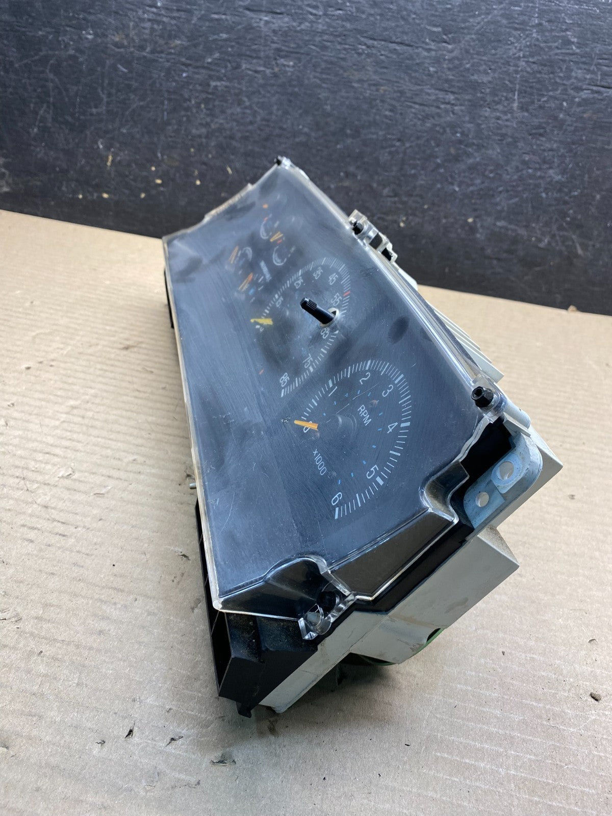 1987 to 1991 Ford F250 F350 Speedometer Cluster Gauge ah9715 DG2