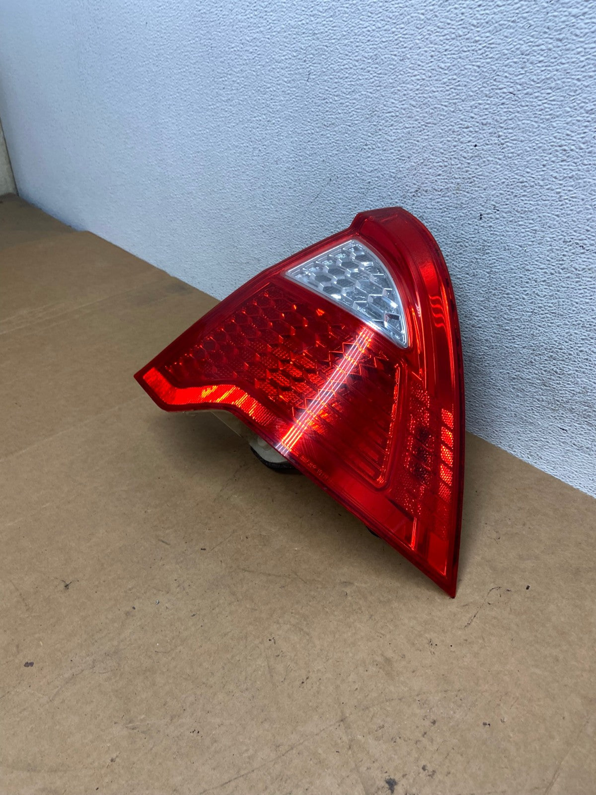 2010 2011 2012 Ford Fusion Right Passenger Side Tail Light AE3013 lK1