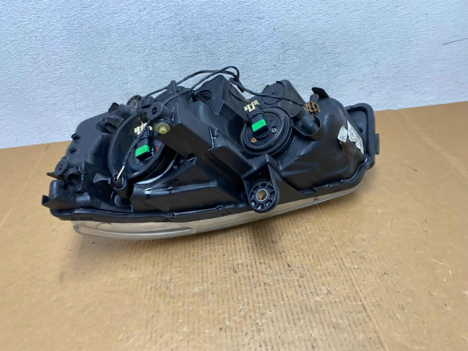 2011 to 2016 Chrysler Town and Country Right Passenger Headlight AE0460 DW4