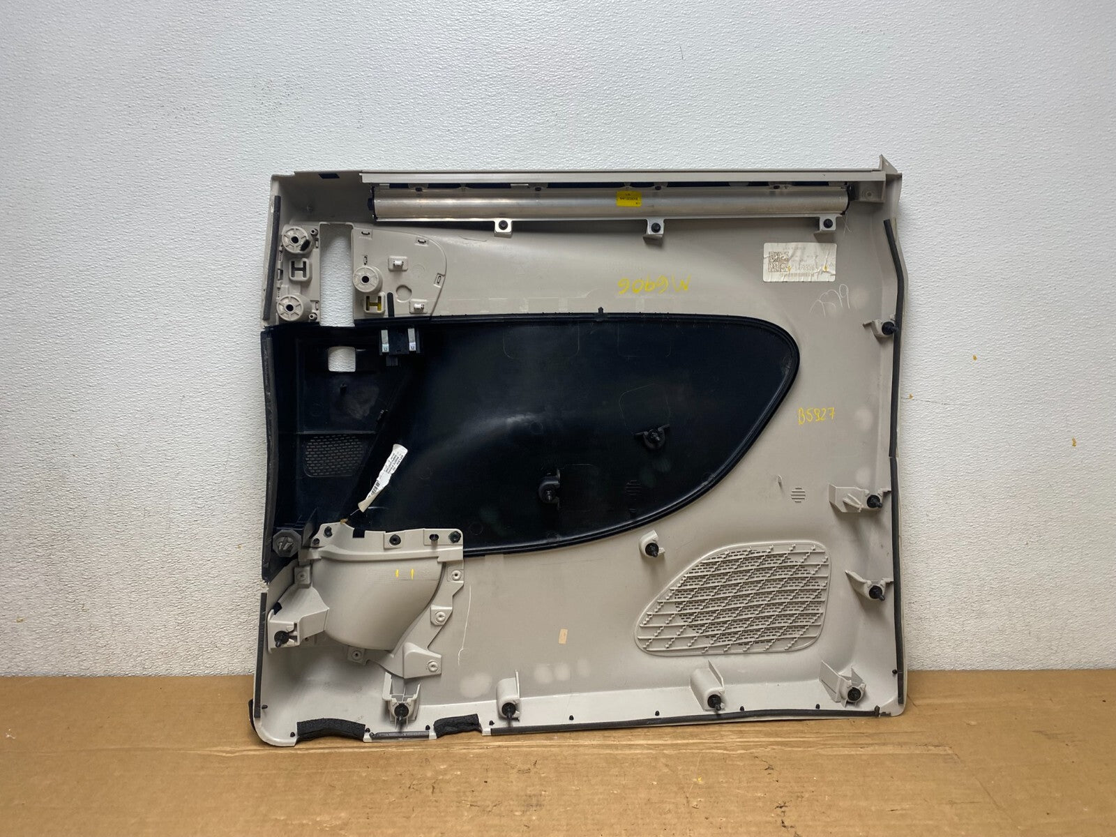 2017 to 2018 Chrysler Pacifica Rear Left Driver Sliding Door Panel M6906 DG5